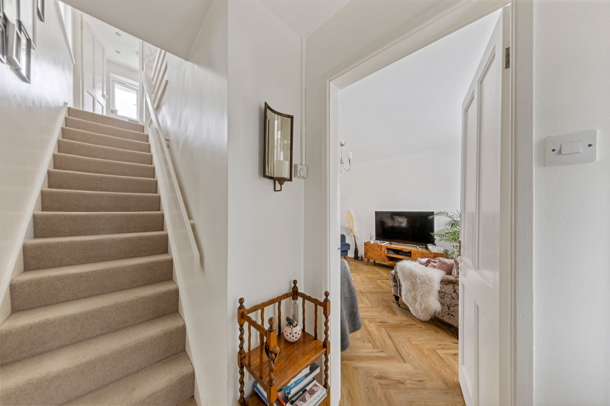 Muirfield Close, Fearnhead, WA2
