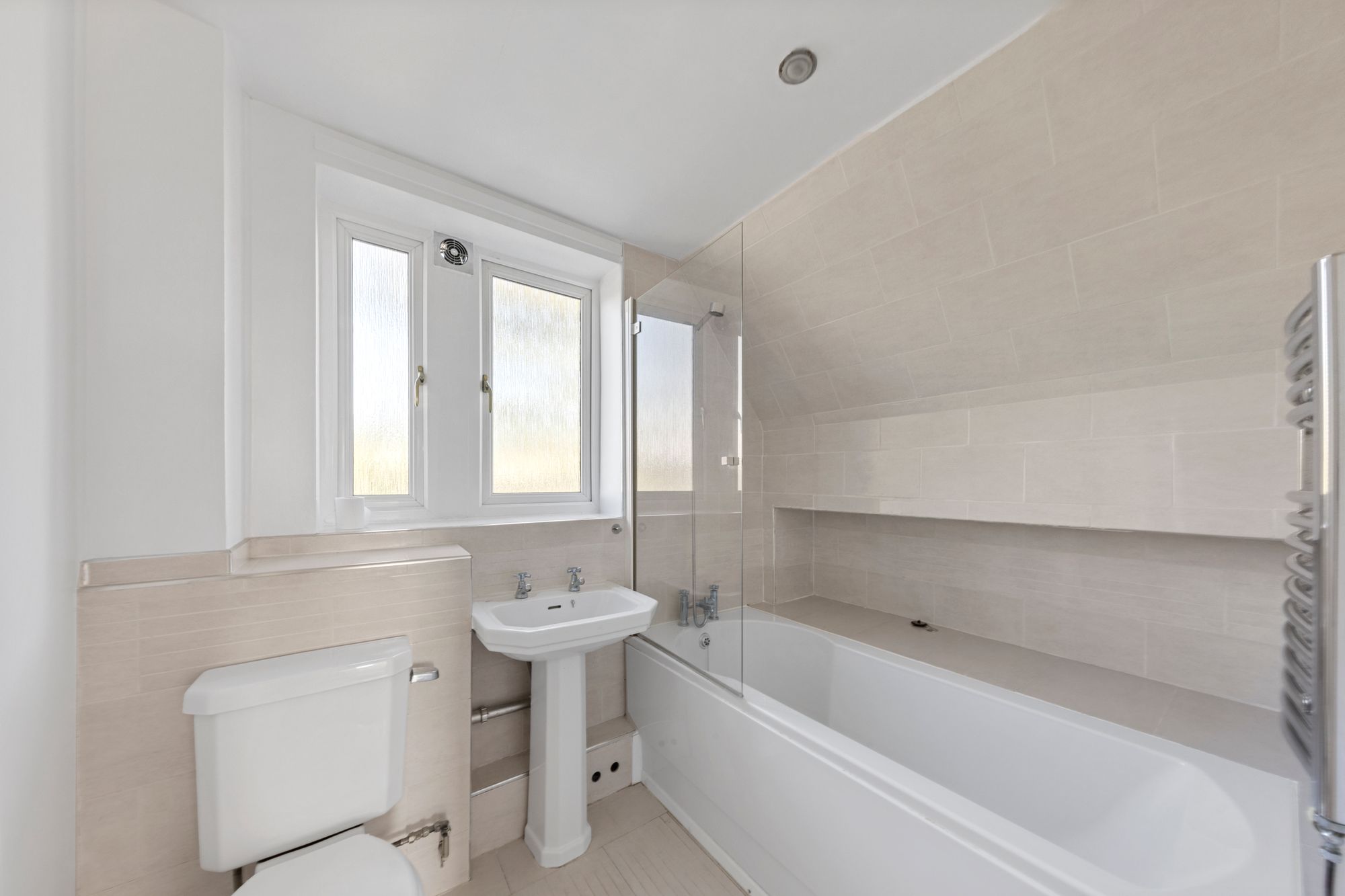 Jackson Avenue, Culcheth, WA3