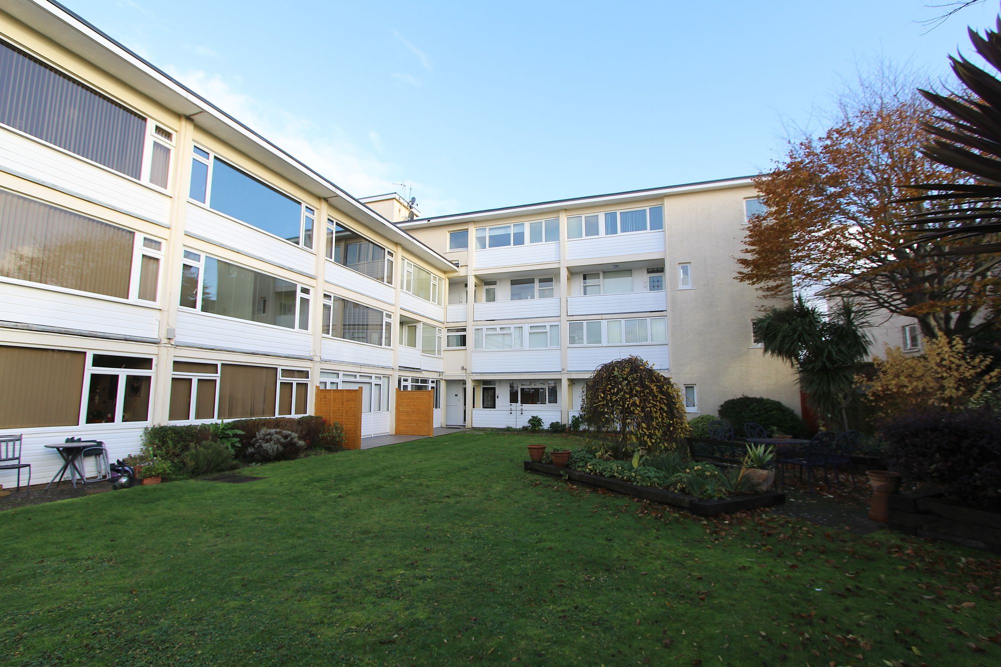 2 bed Apartment For Rent in St. Helier, Jersey