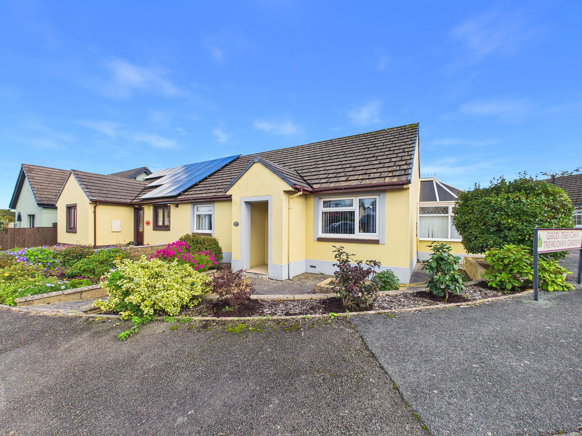 Trevaughan Gardens, Whitland, SA34