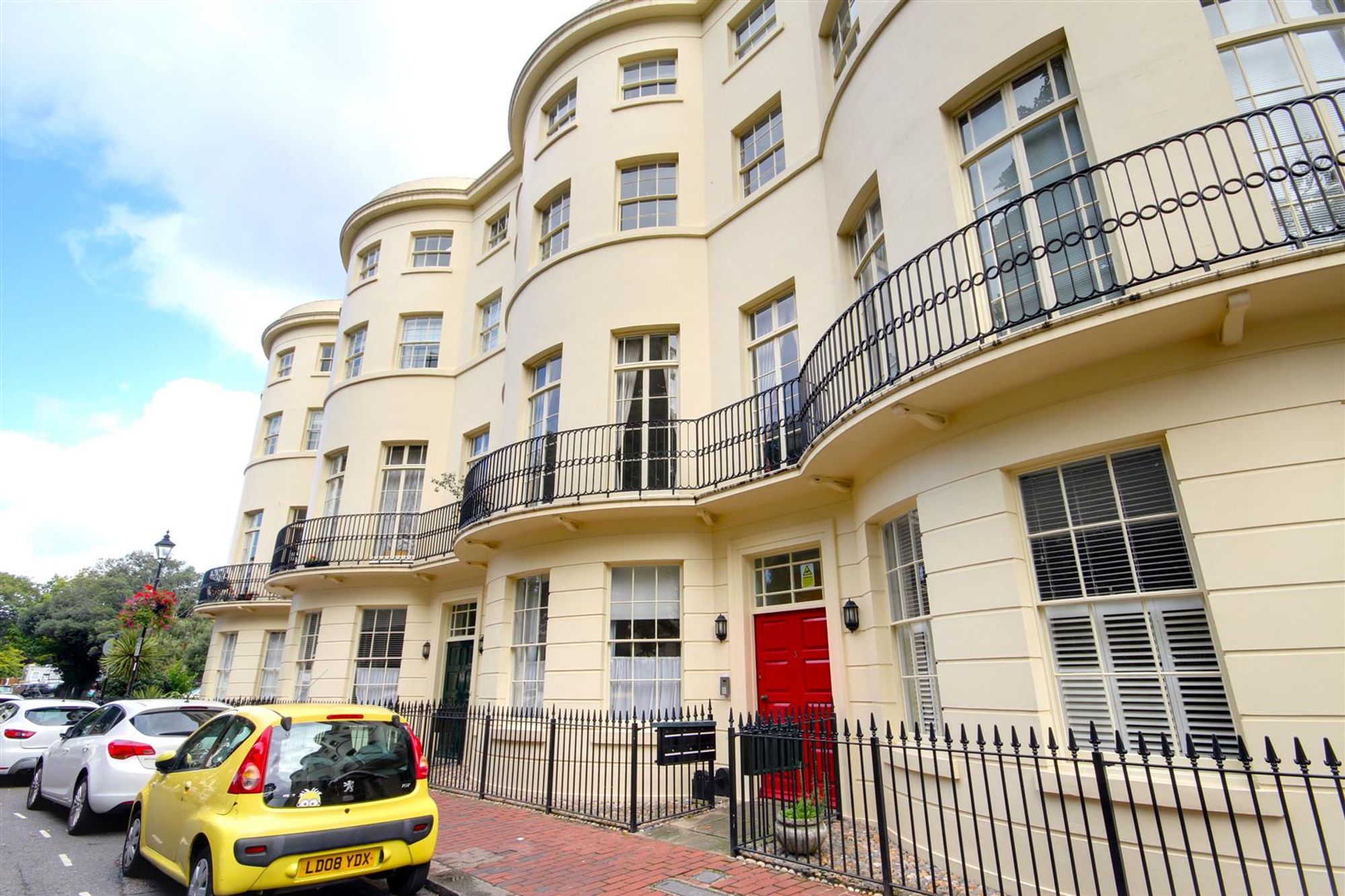 Flat | Apartment 5, 3 Alexander Terrace, Worthing, BN11 1YH | To Let