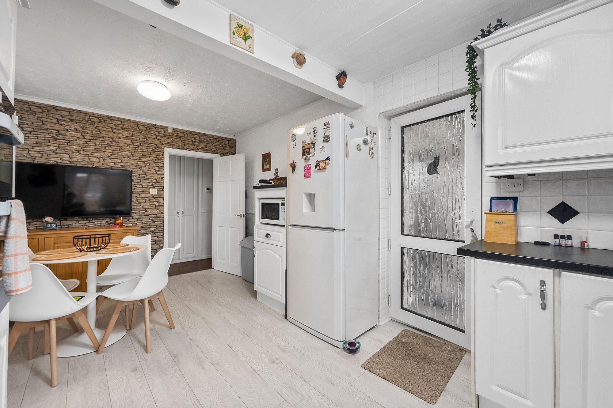 Rosedale Avenue, Woolston, WA1