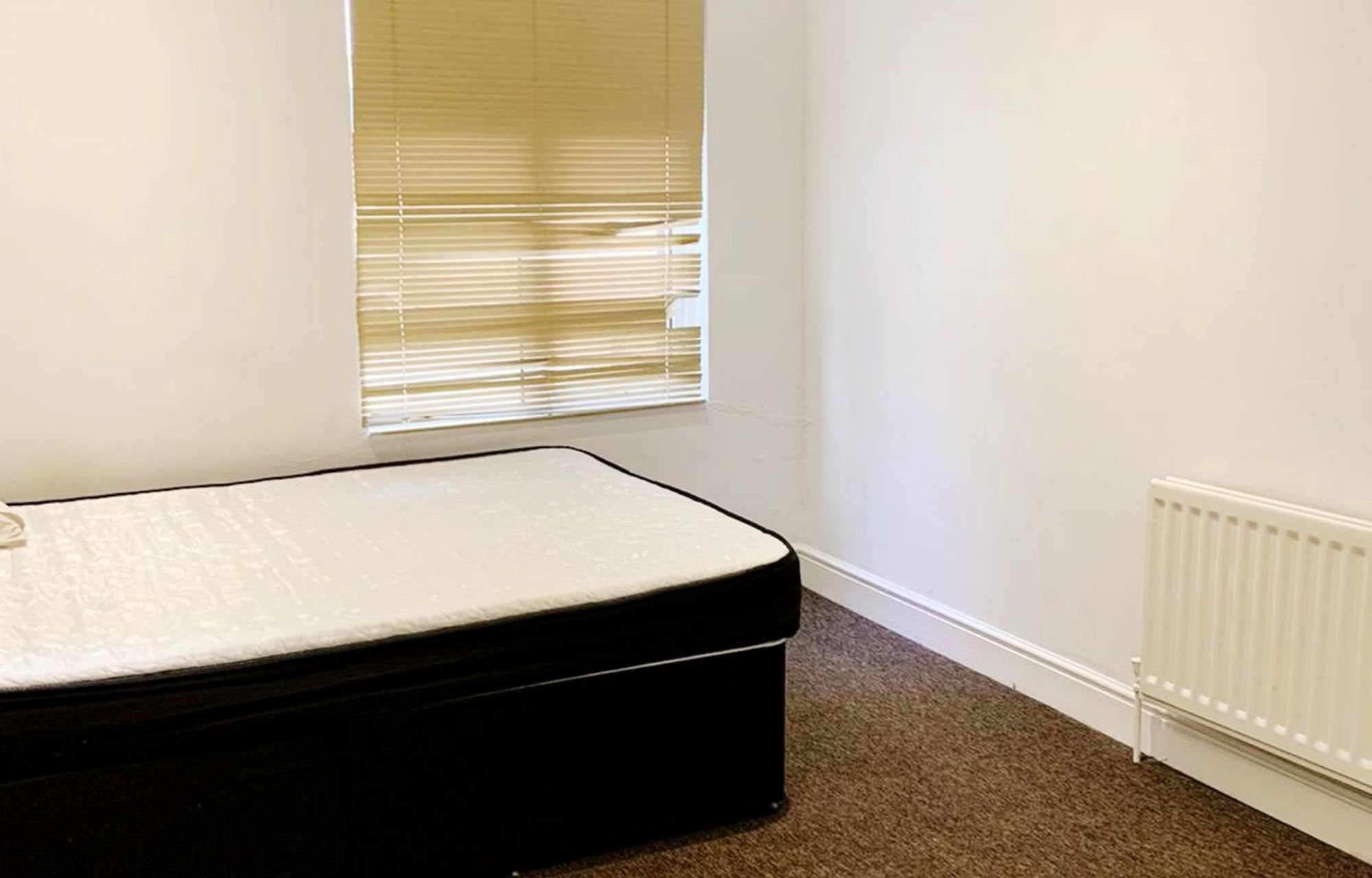 Room 4, Station Road, Stechford, B33
