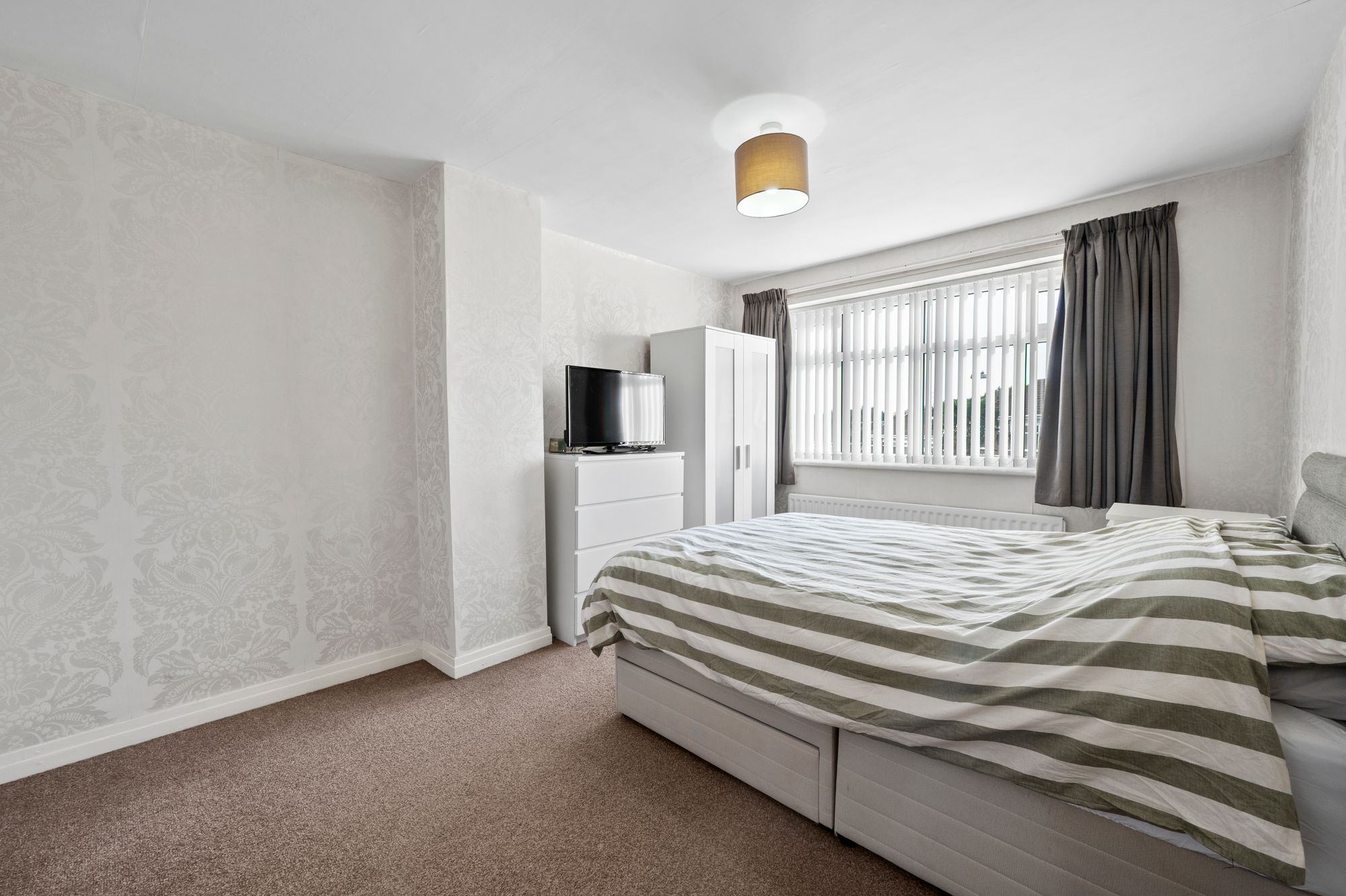 Linford Grove, St. Helens, WA11