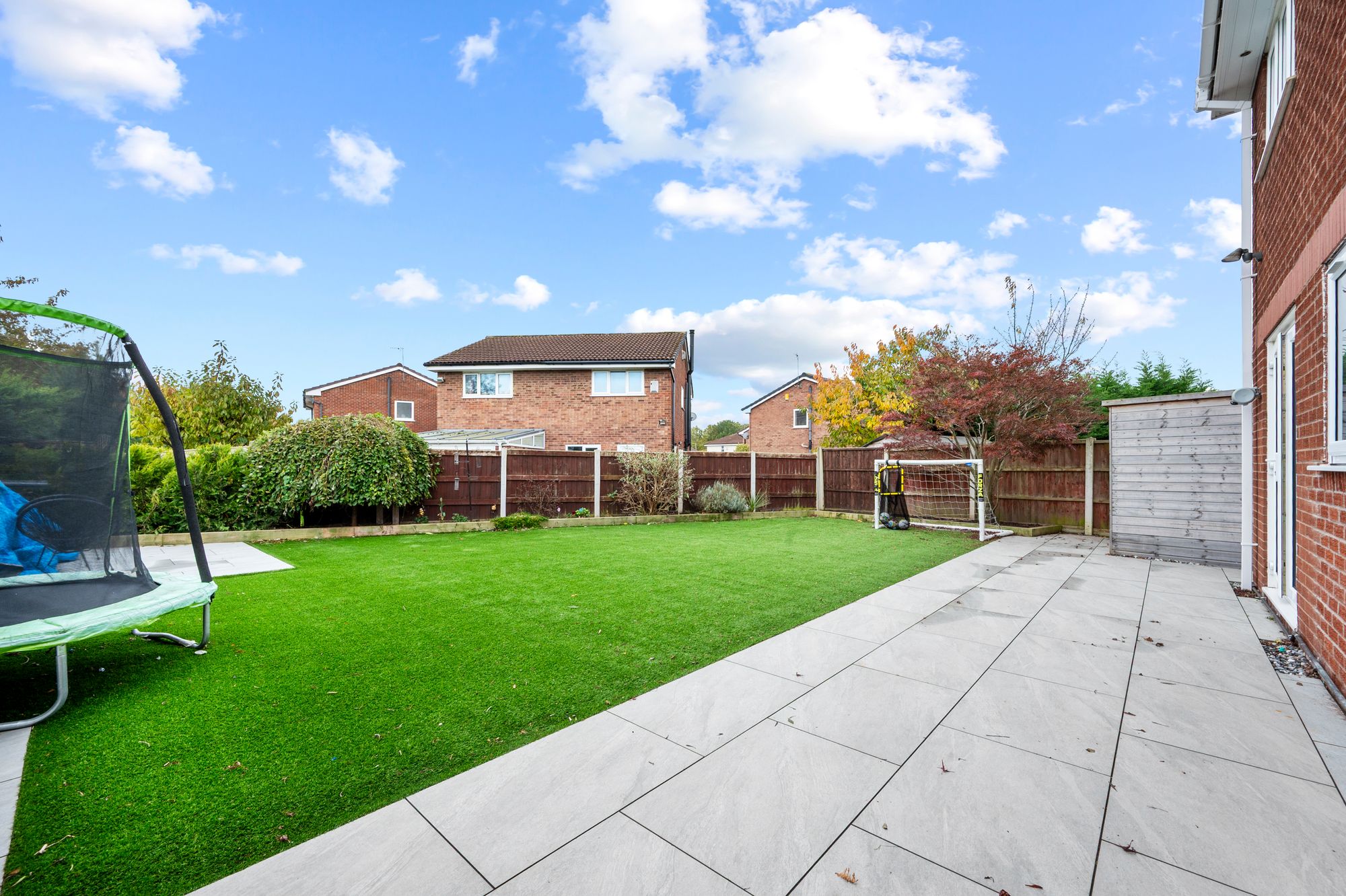 Lockerbie Close, Warrington, WA2