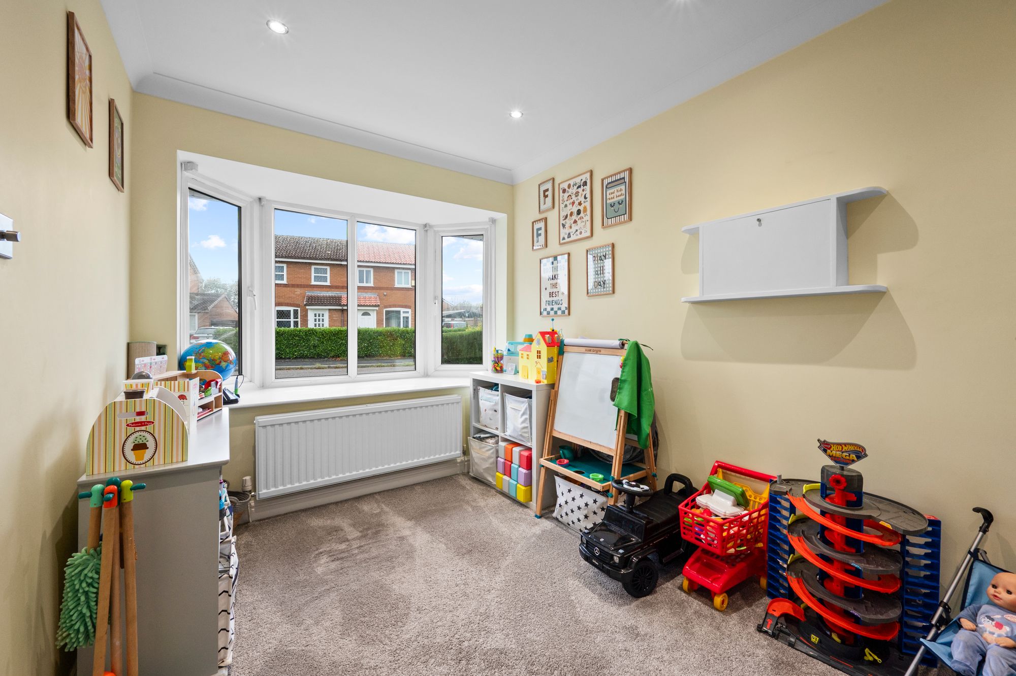 Lockerbie Close, Warrington, WA2