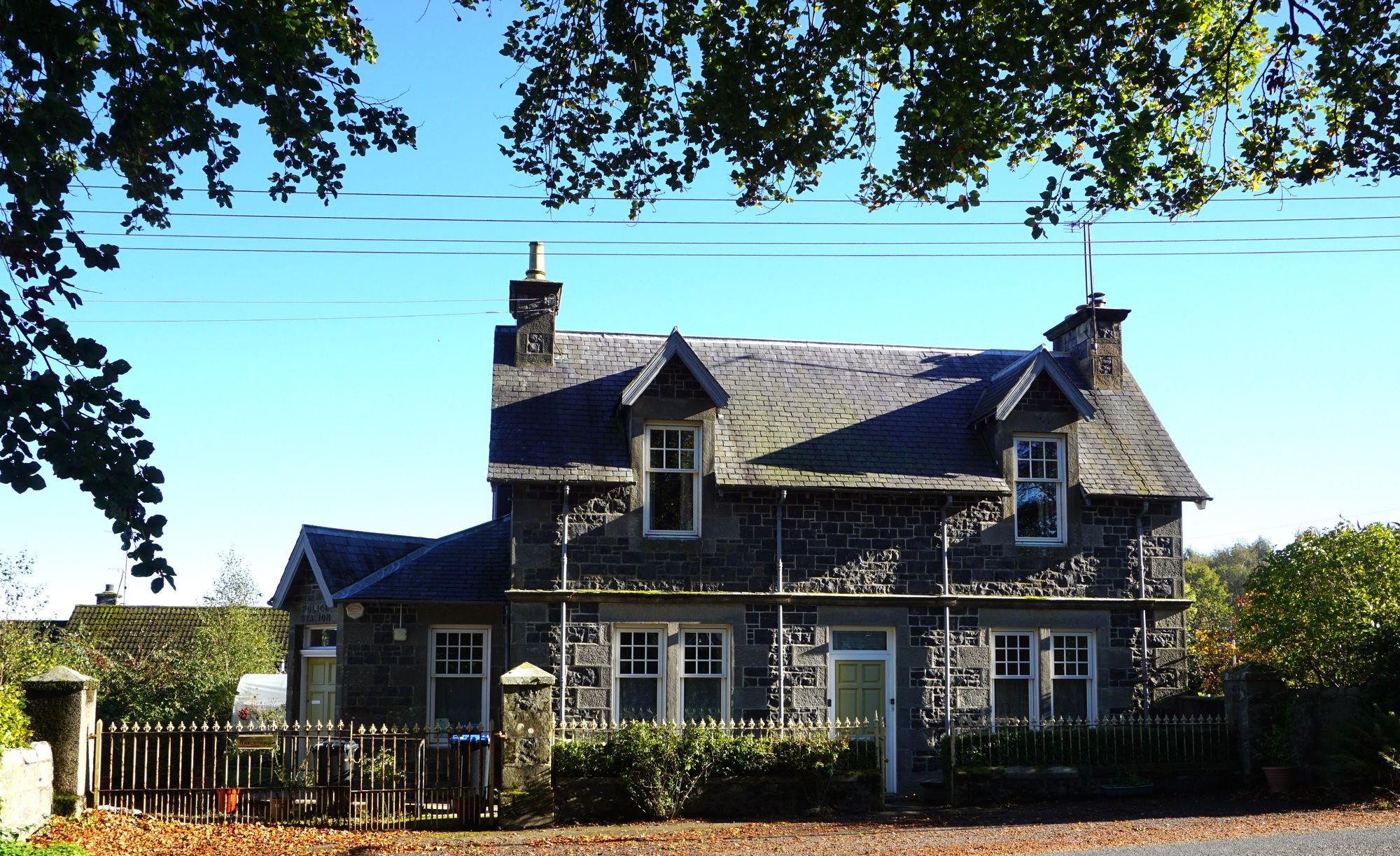 Knockview Silverhillock, Cornhill