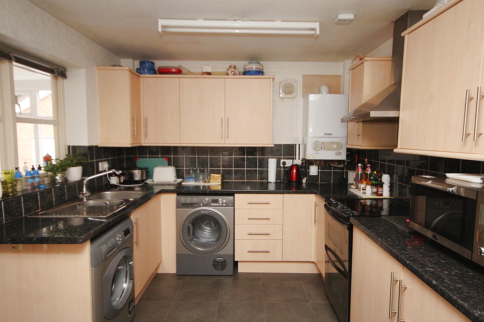 Aviemore Drive, Fearnhead, WA2