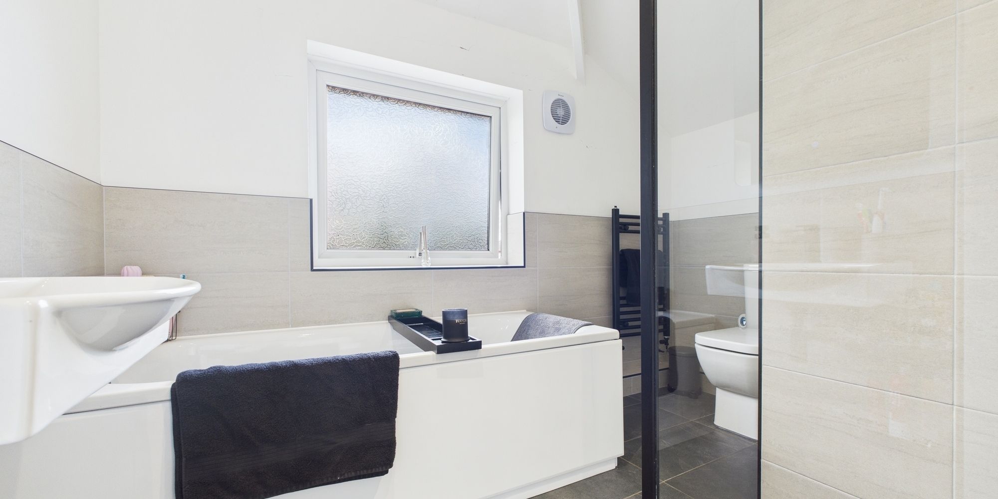 Acres Lane, Upton, CH2