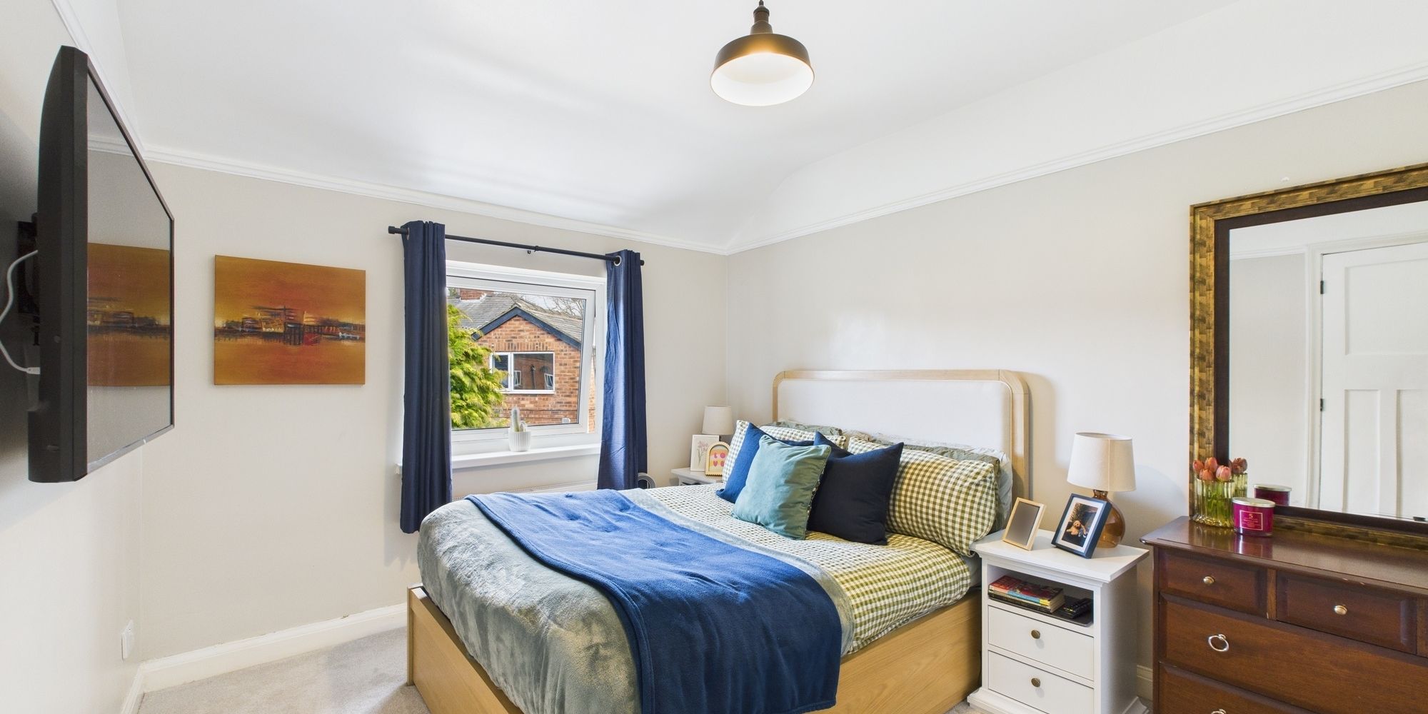 Acres Lane, Upton, CH2