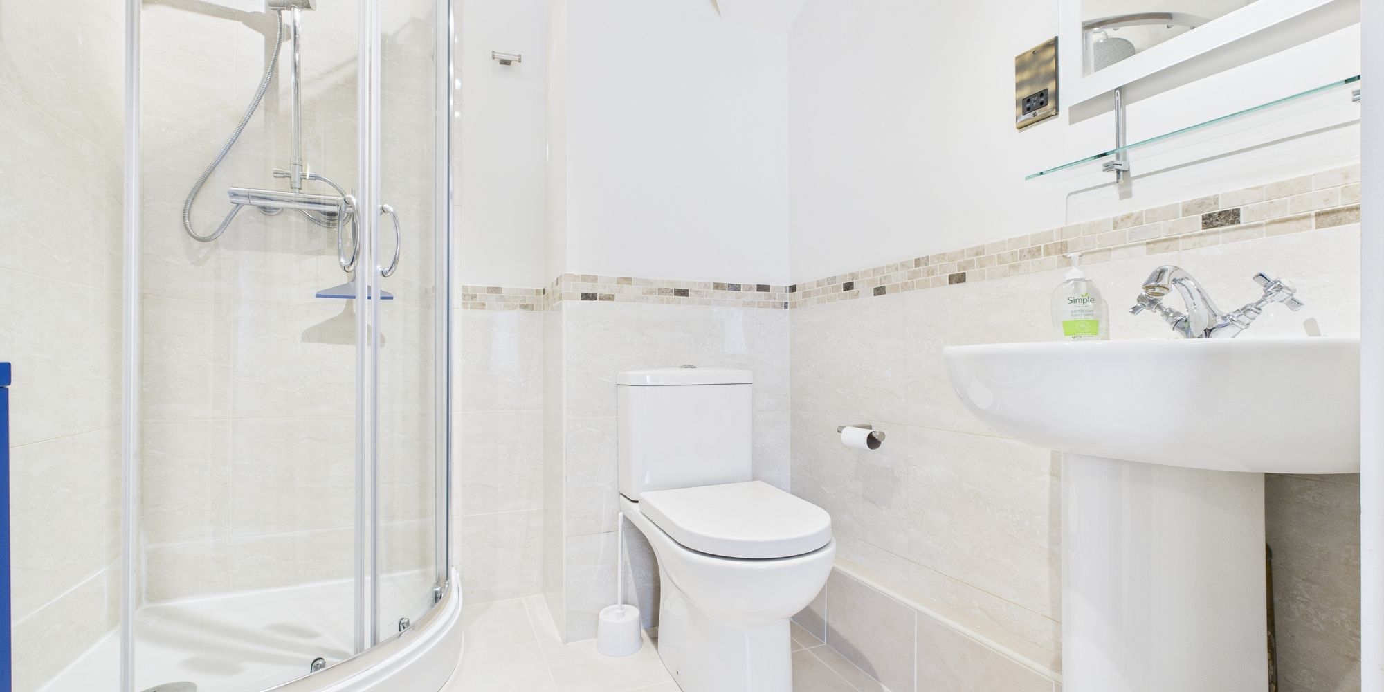 Village Road, Christleton, CH3