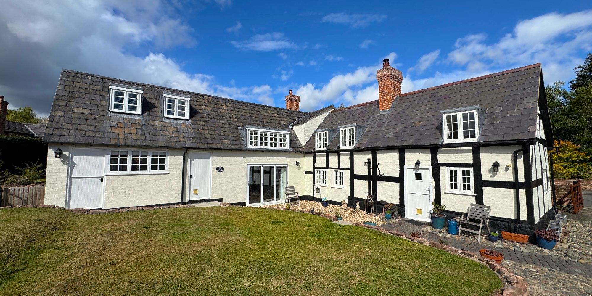 Village Road, Christleton, CH3