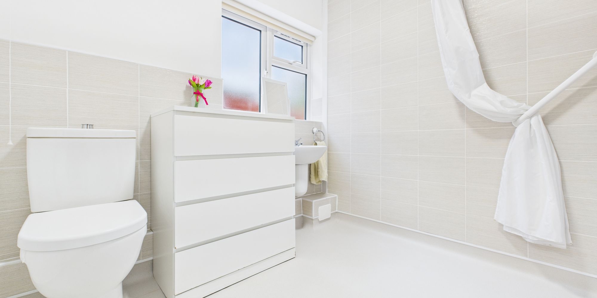 Grove Gardens, Littleton, CH3
