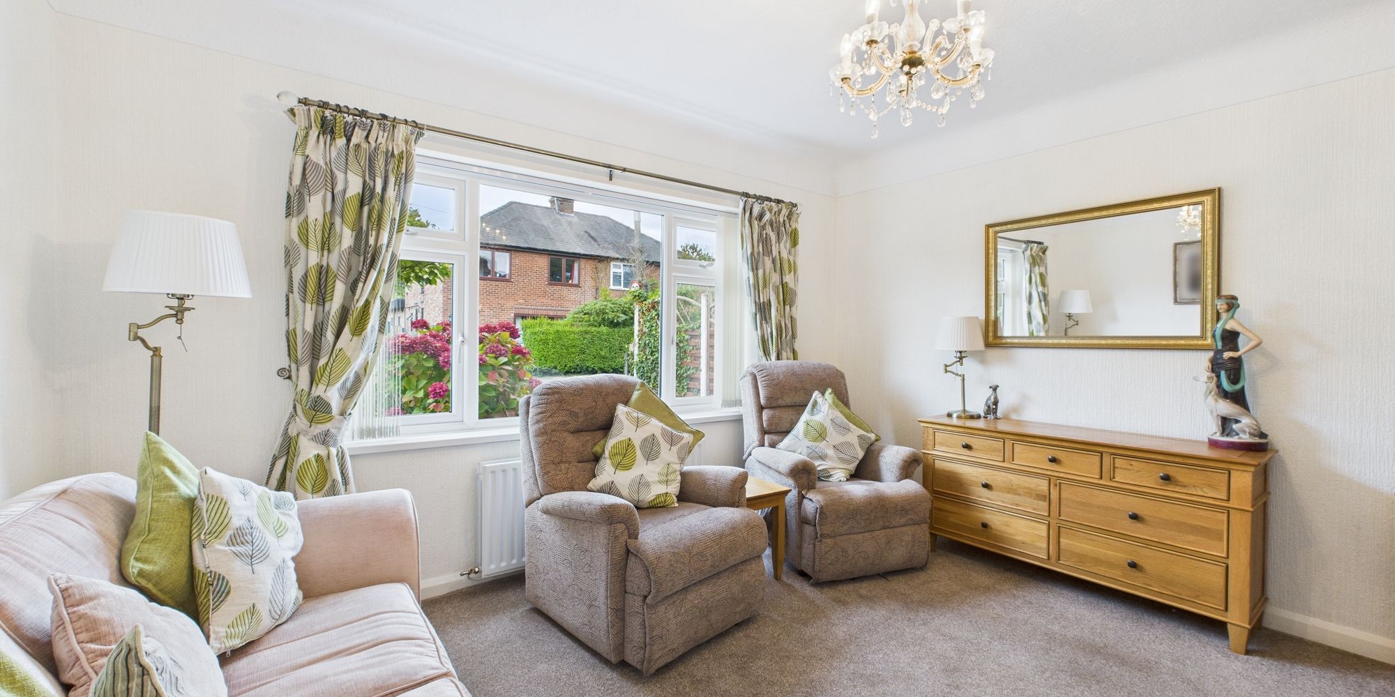 Grove Gardens, Littleton, CH3