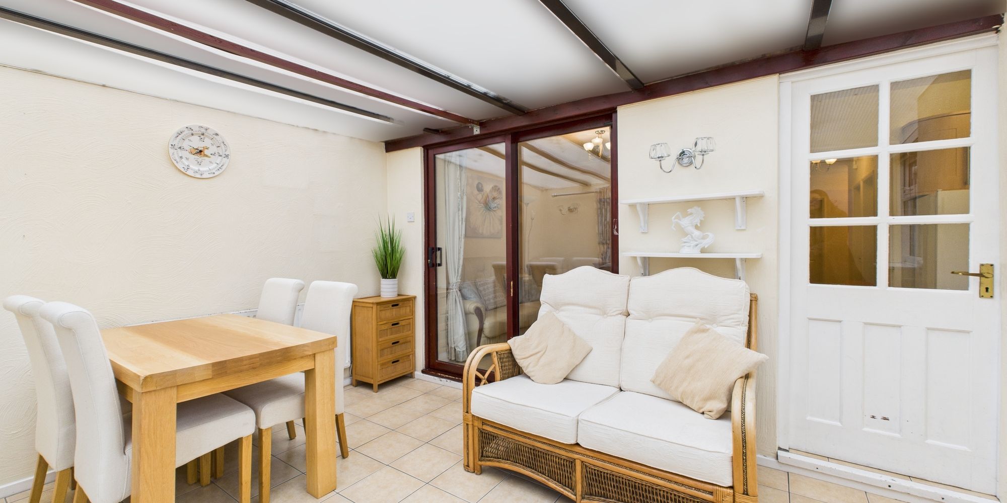 Grove Gardens, Littleton, CH3