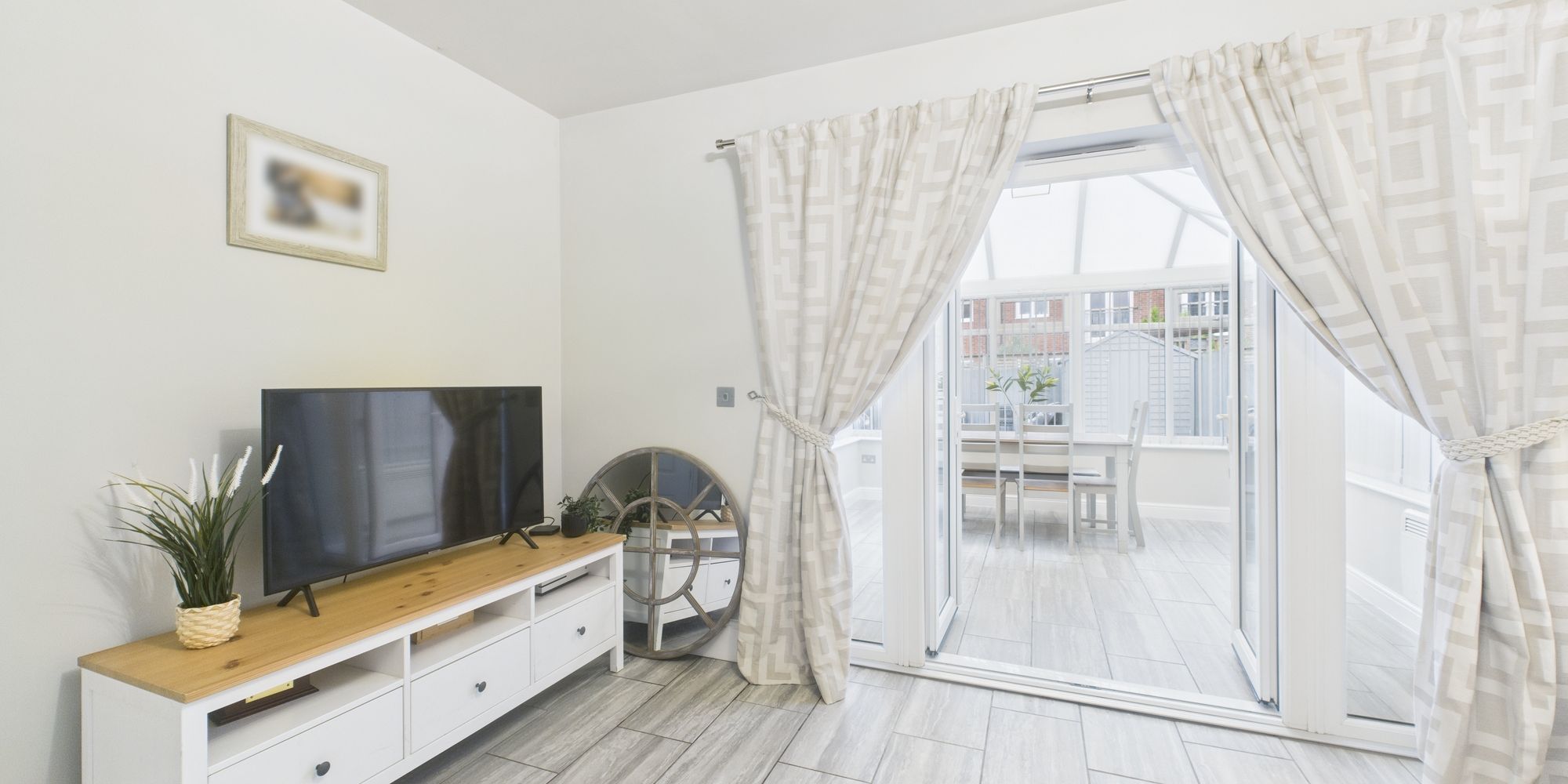 Arnhem Way, Saighton, CH3
