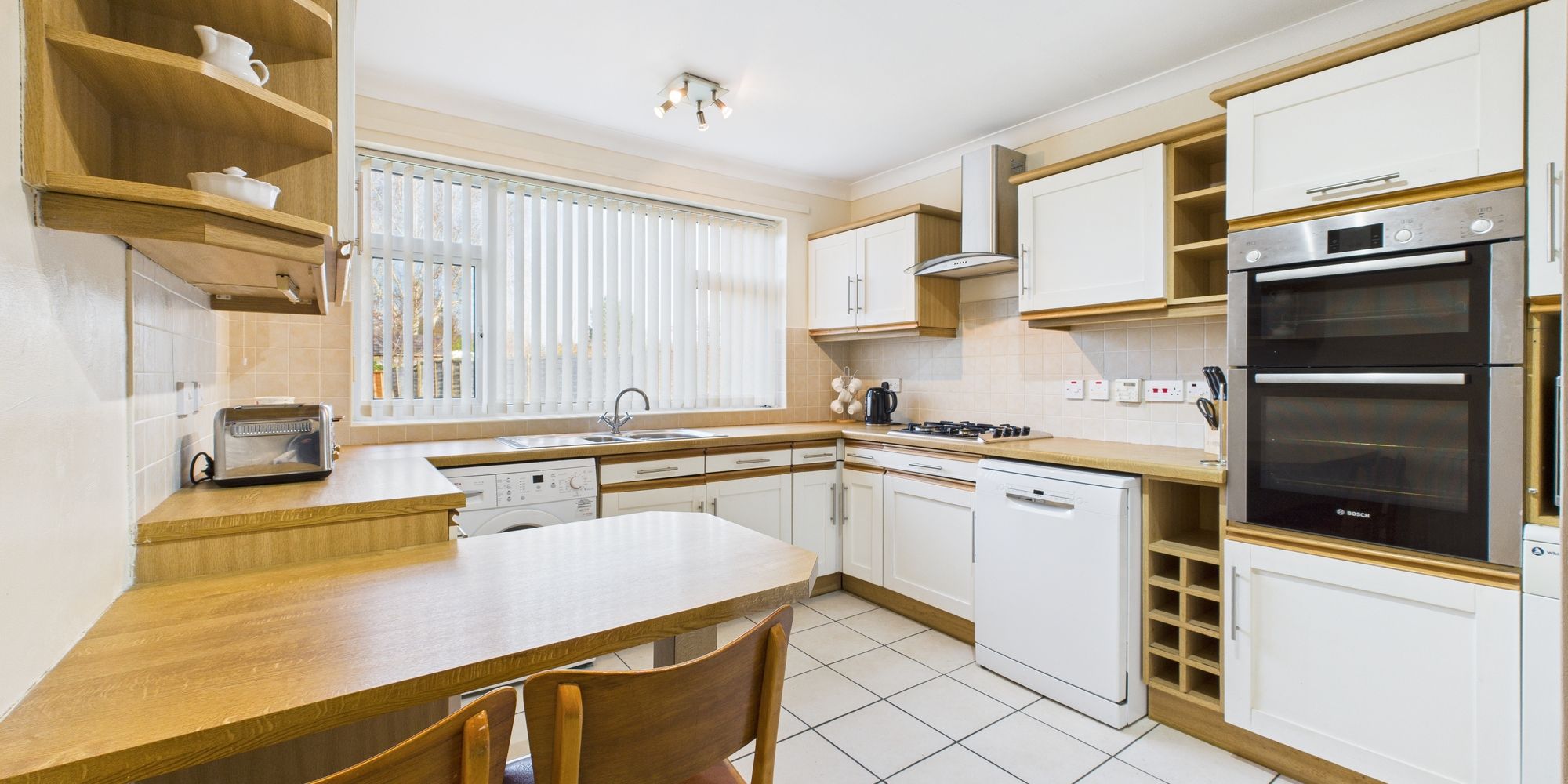 Upton Lane, Upton, CH2
