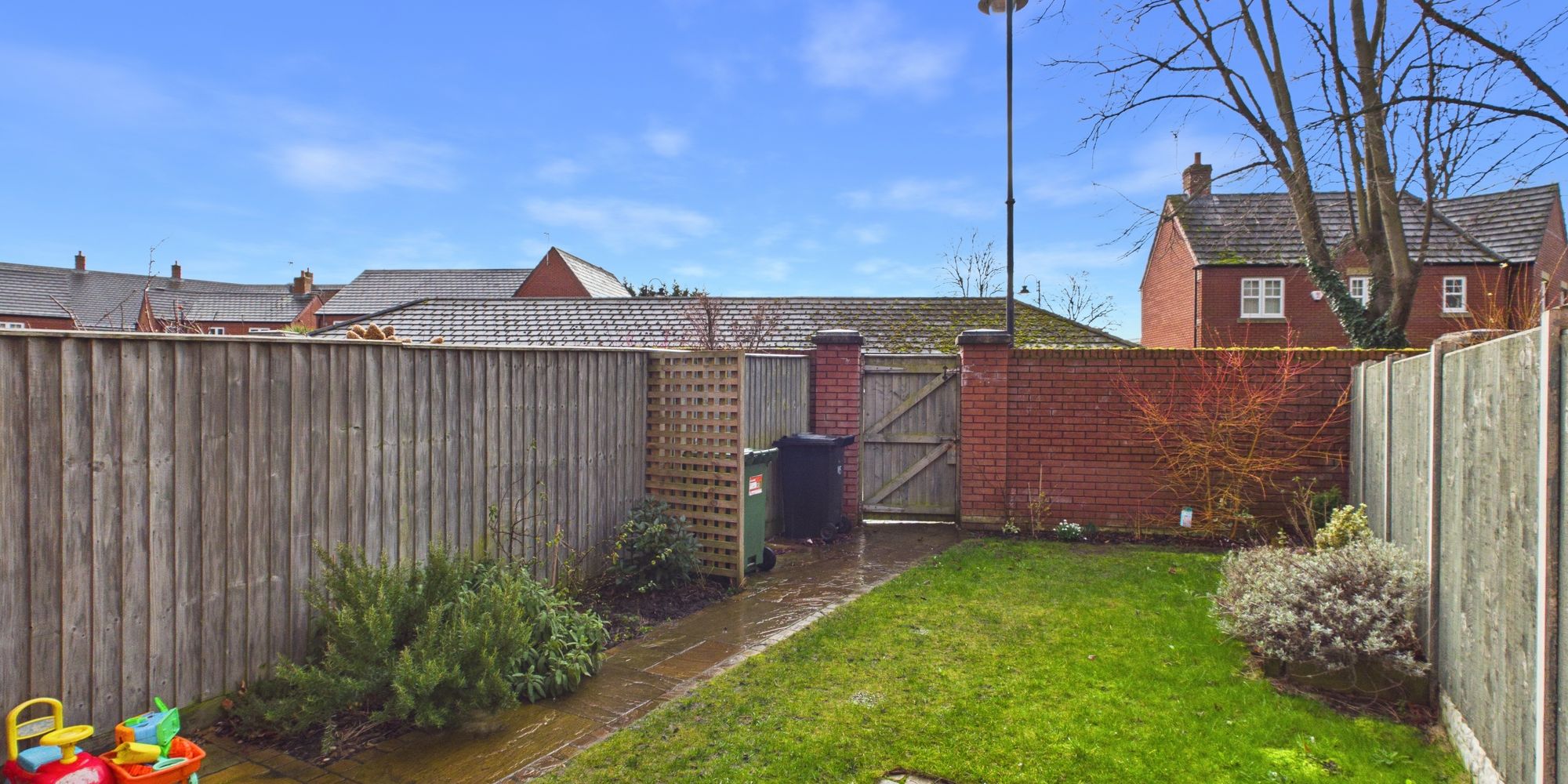 Upton Grange, Upton, CH2