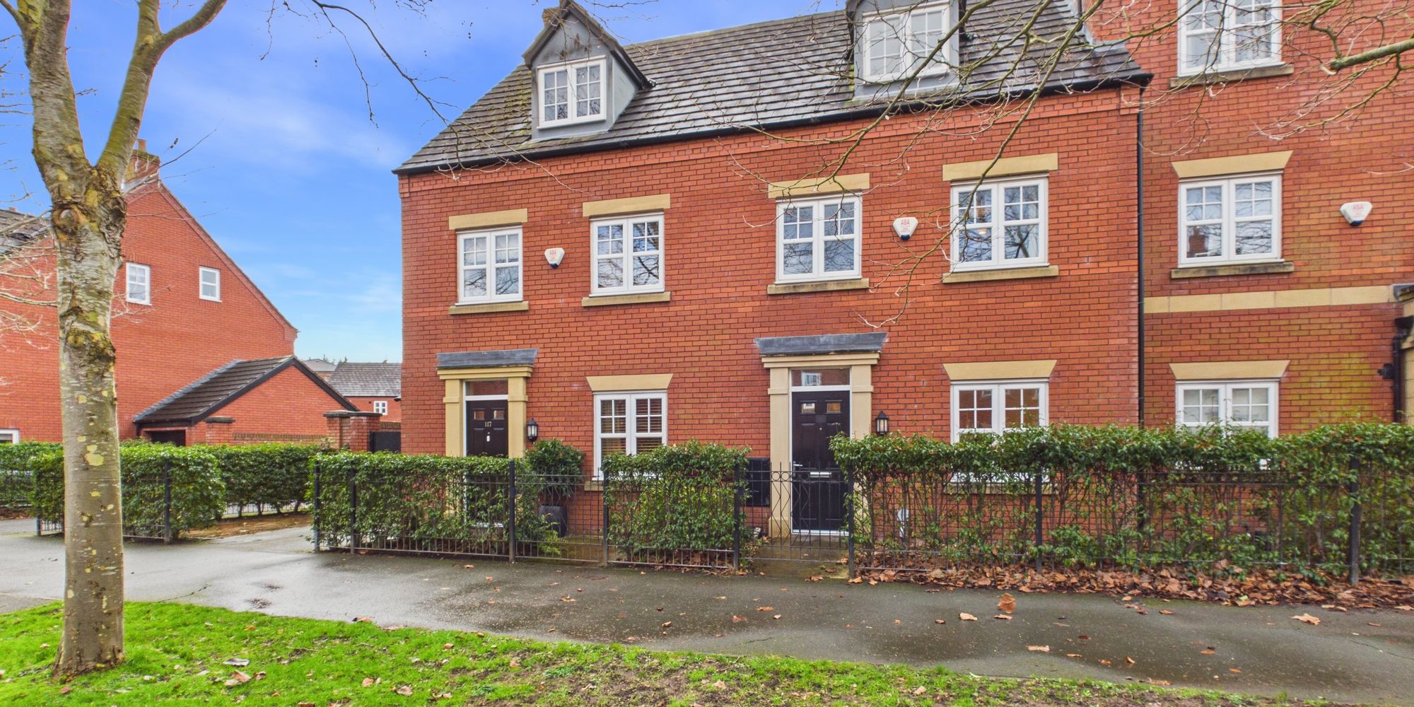 Upton Grange, Upton, CH2