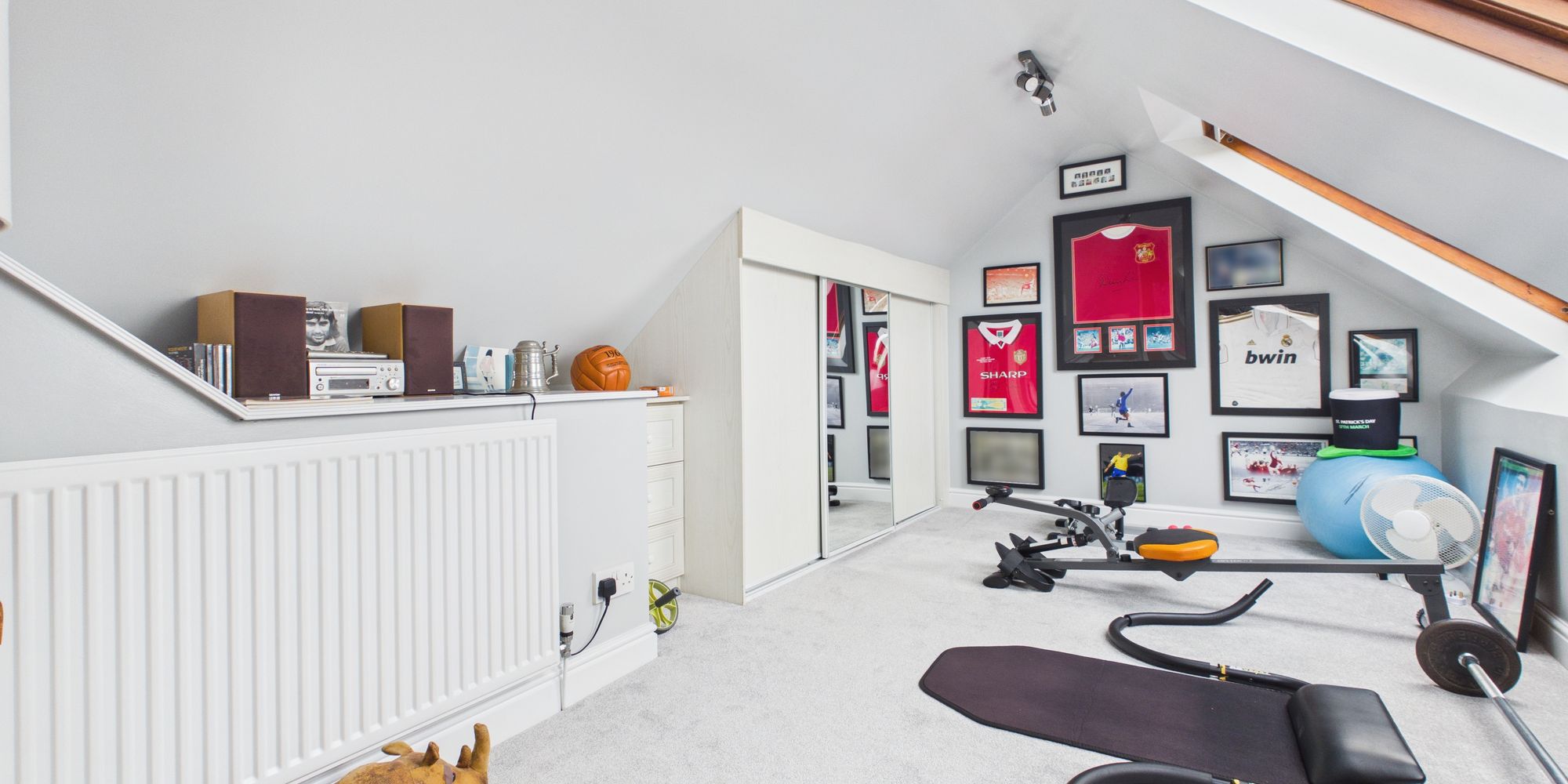 Brooke Avenue, Upton, CH2