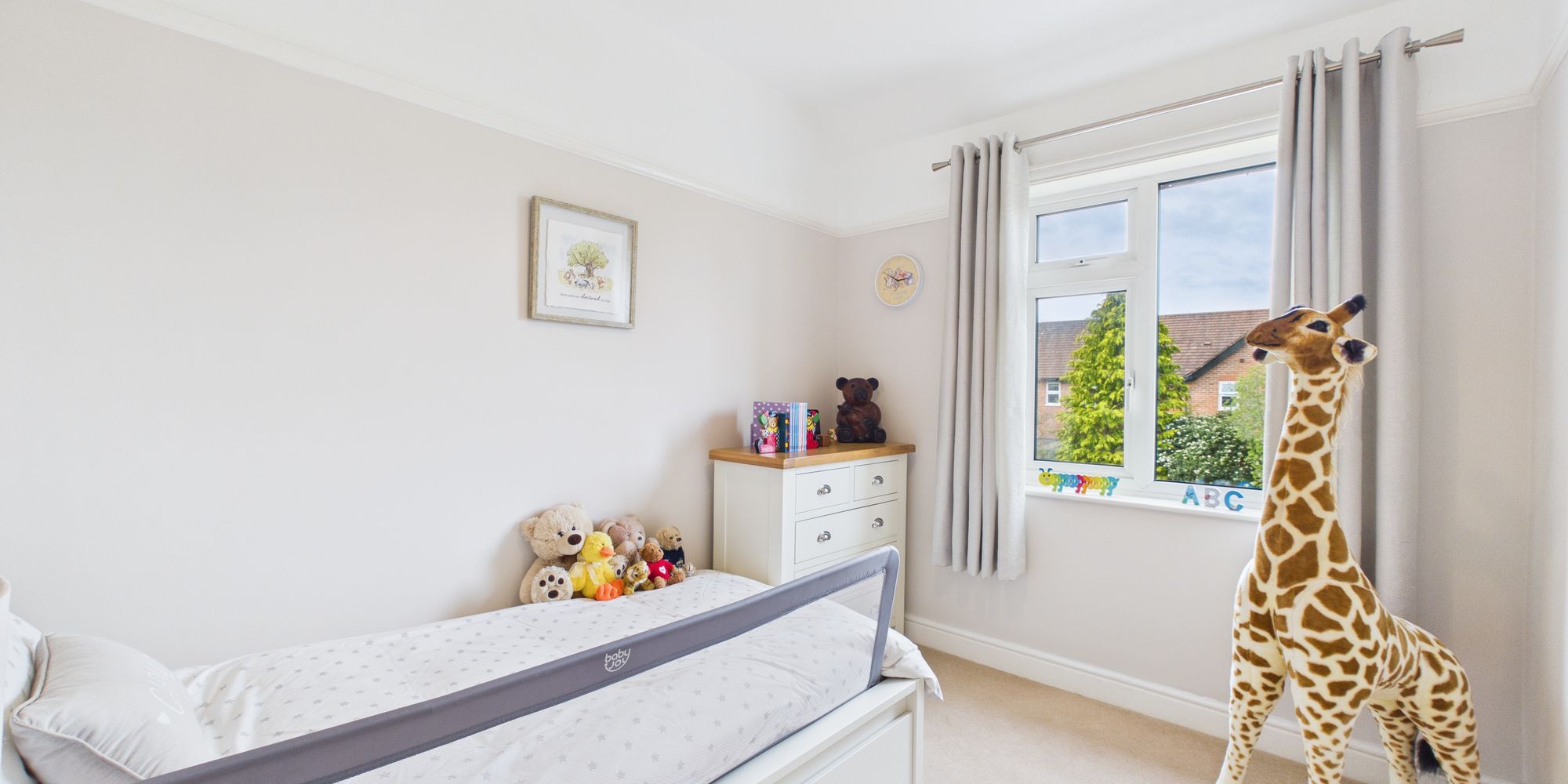 Brooke Avenue, Upton, CH2