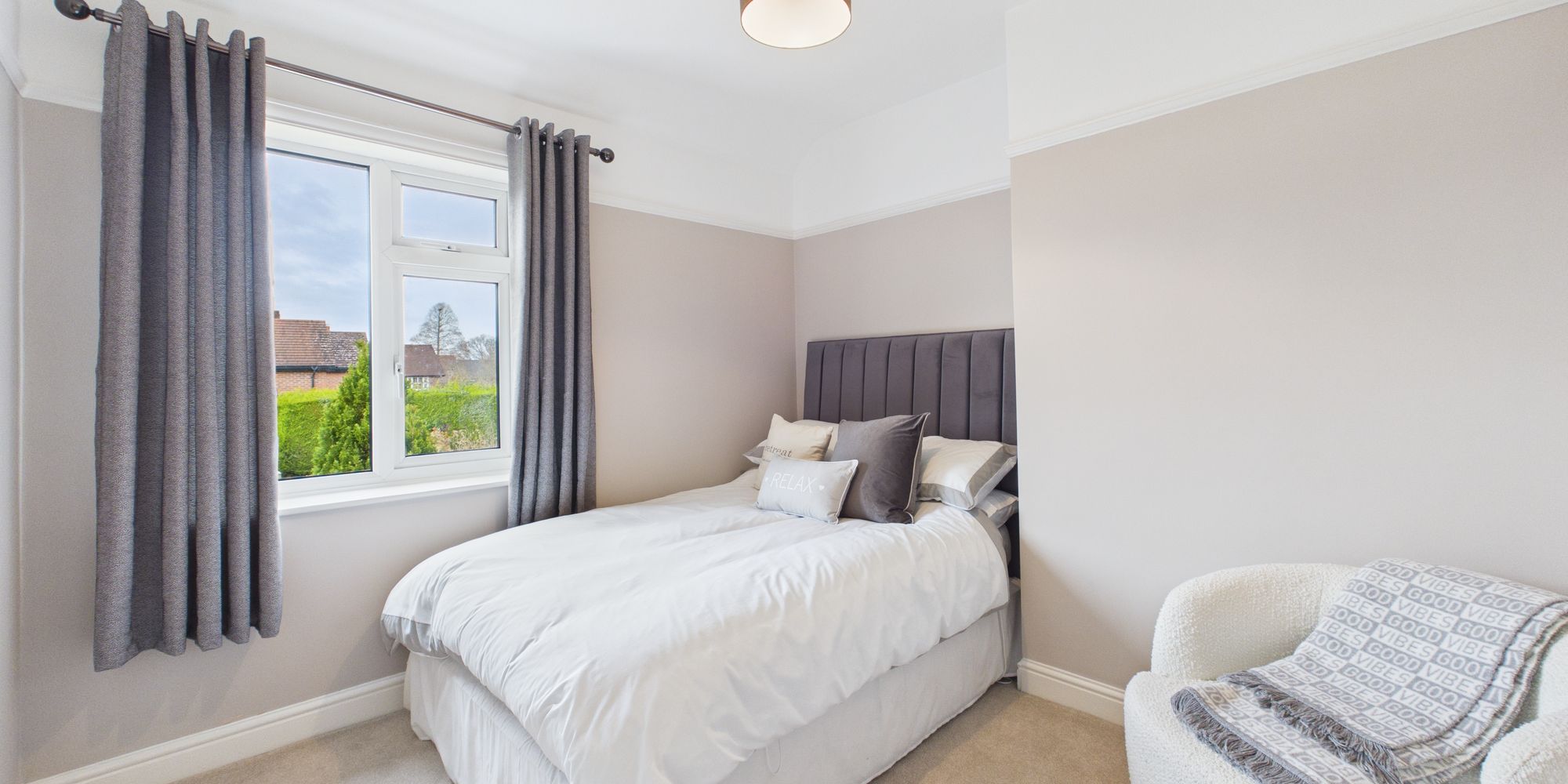Brooke Avenue, Upton, CH2