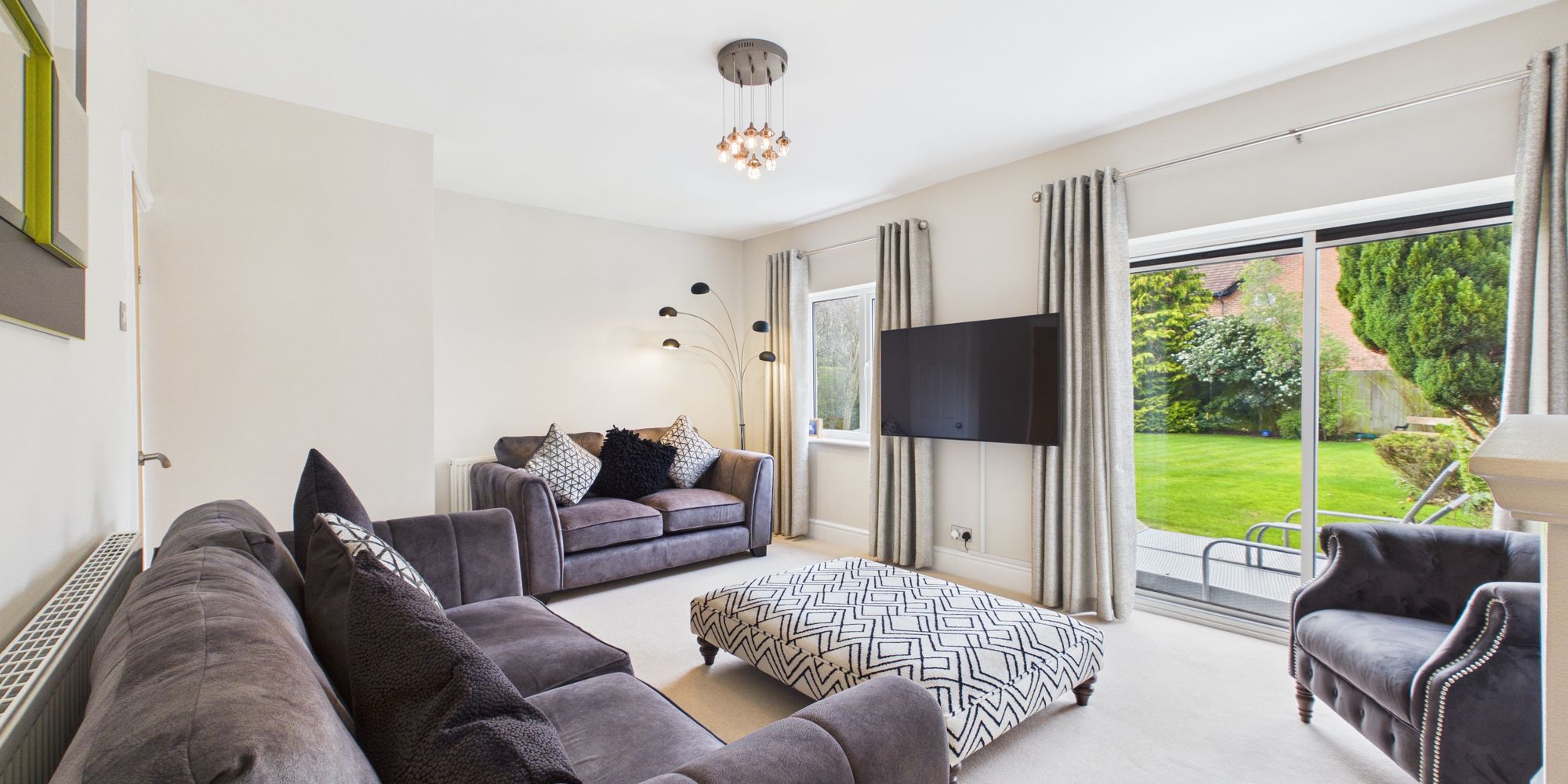 Brooke Avenue, Upton, CH2