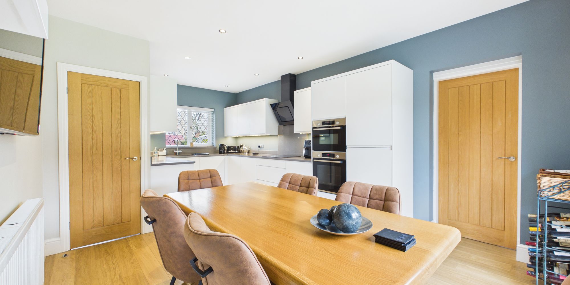Brooke Avenue, Upton, CH2