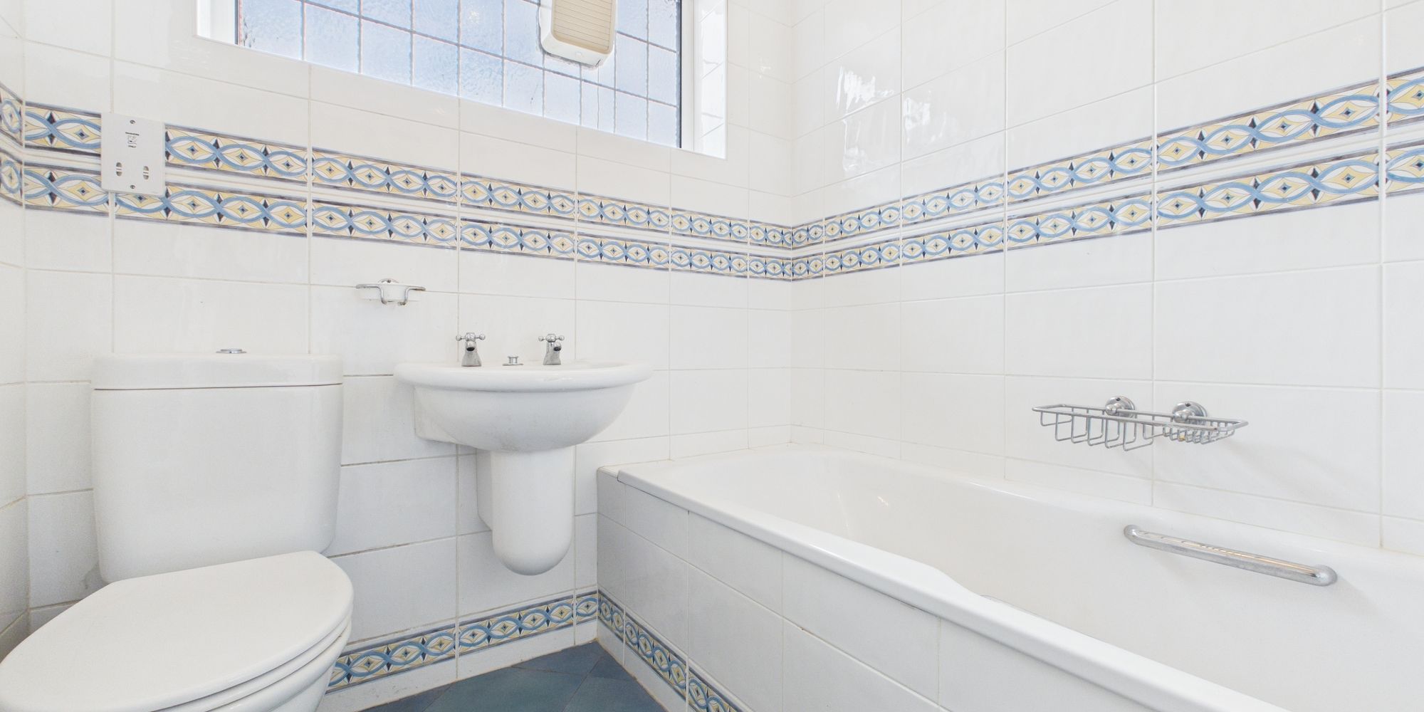 Rushton Drive, Upton, CH2