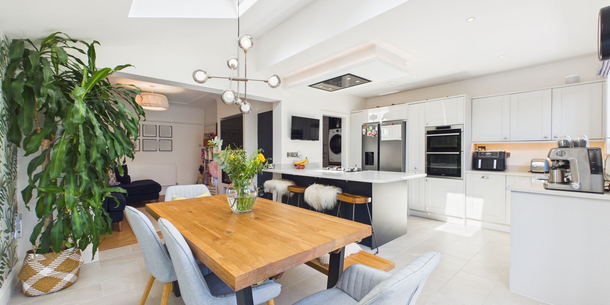 Flag Lane North, Upton, CH2