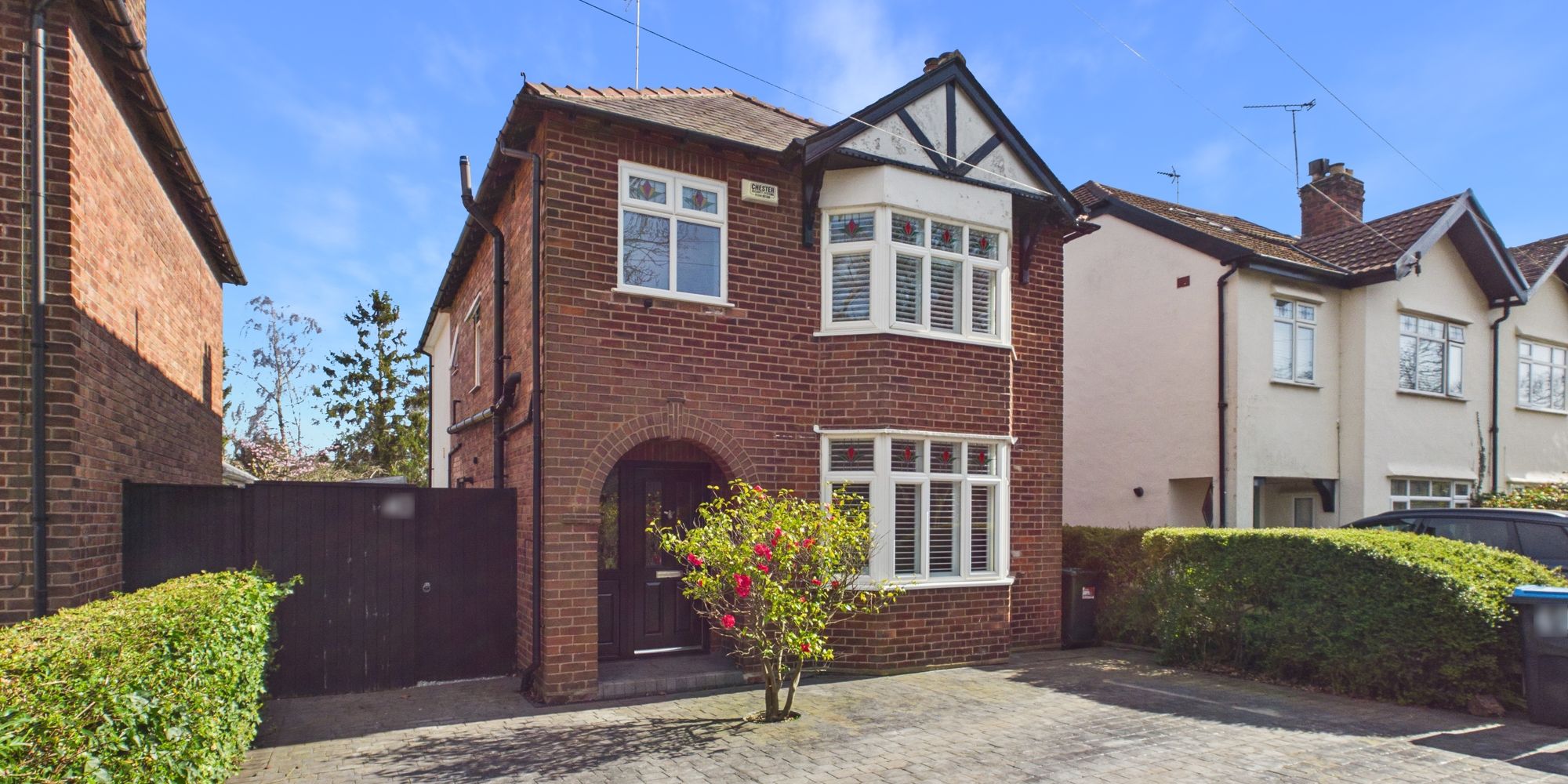Flag Lane North, Upton, CH2
