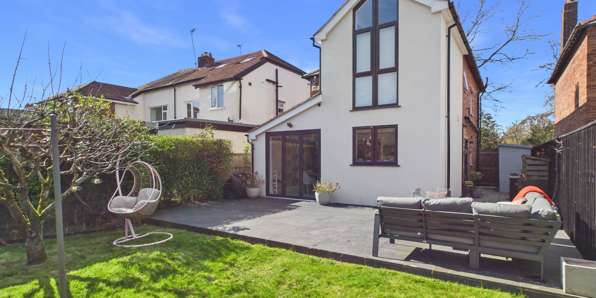 Flag Lane North, Upton, CH2