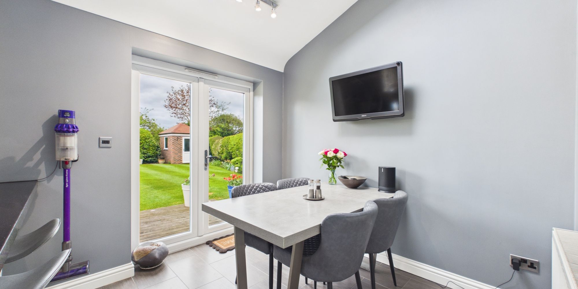 Maytree Avenue, Vicars Cross, CH3