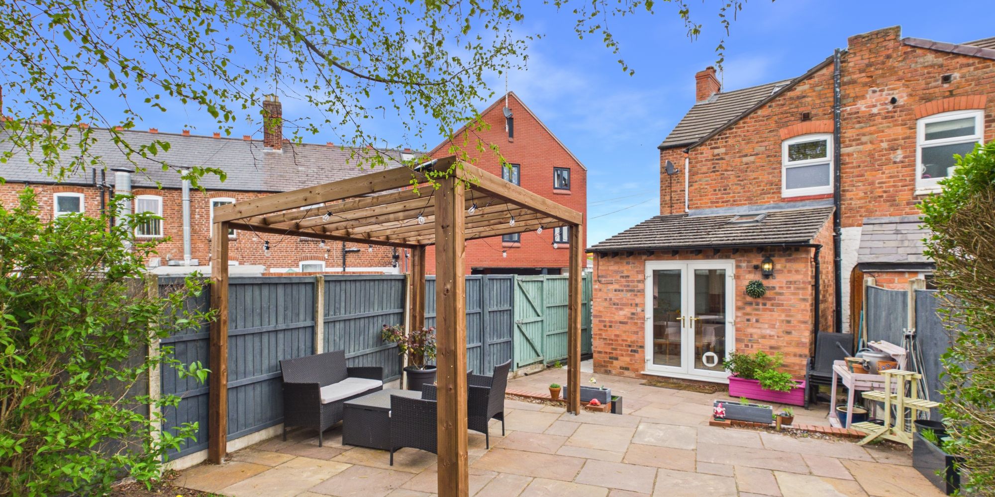 Pearl Lane, Vicars Cross, CH3