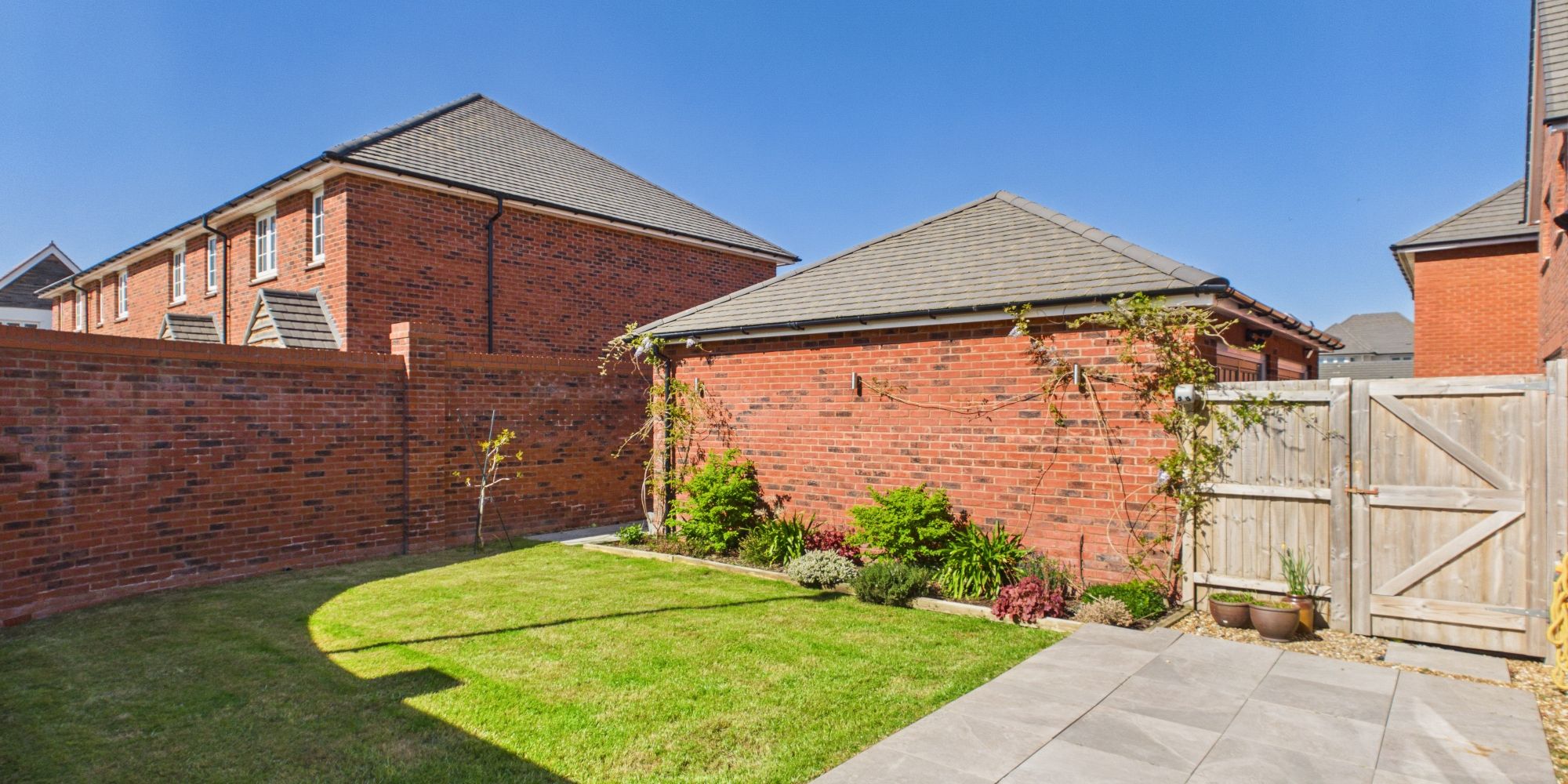 Saturn Drive, Chester, CH4