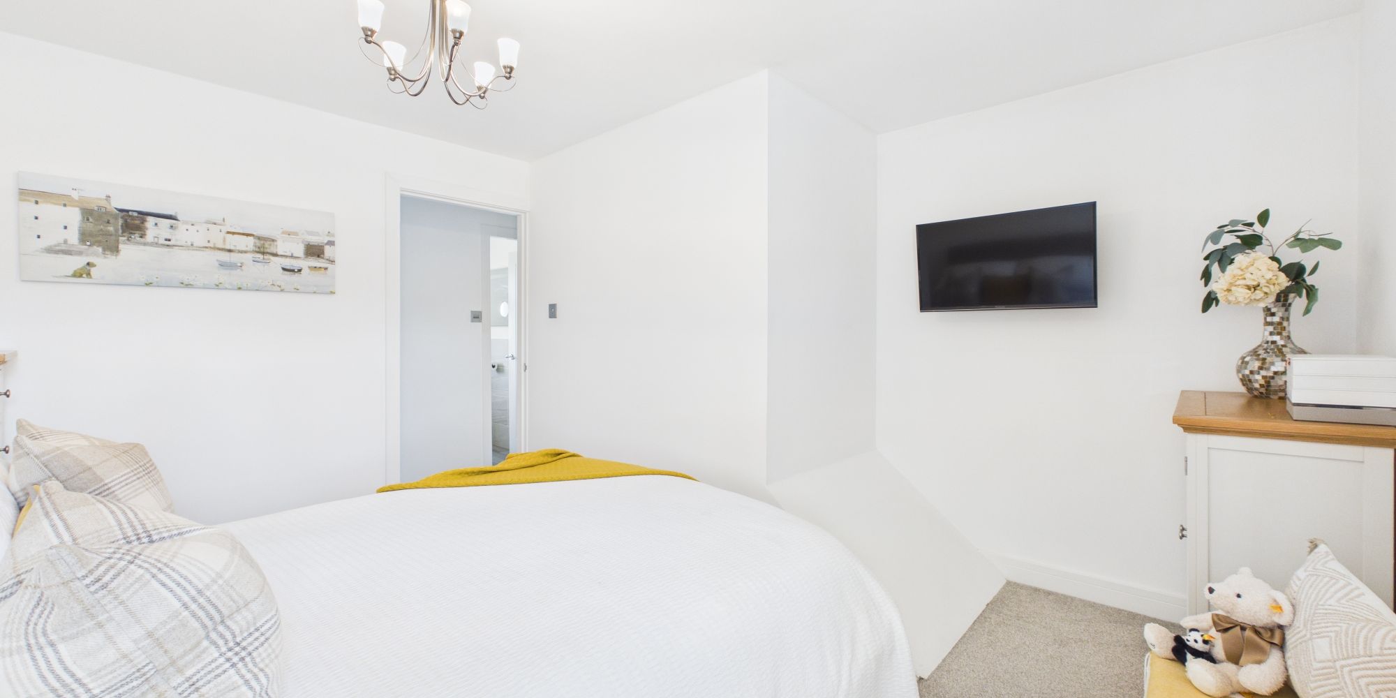 Barnston Court, Farndon, CH3