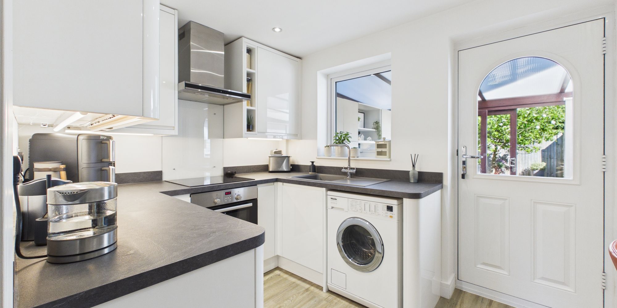 Barnston Court, Farndon, CH3
