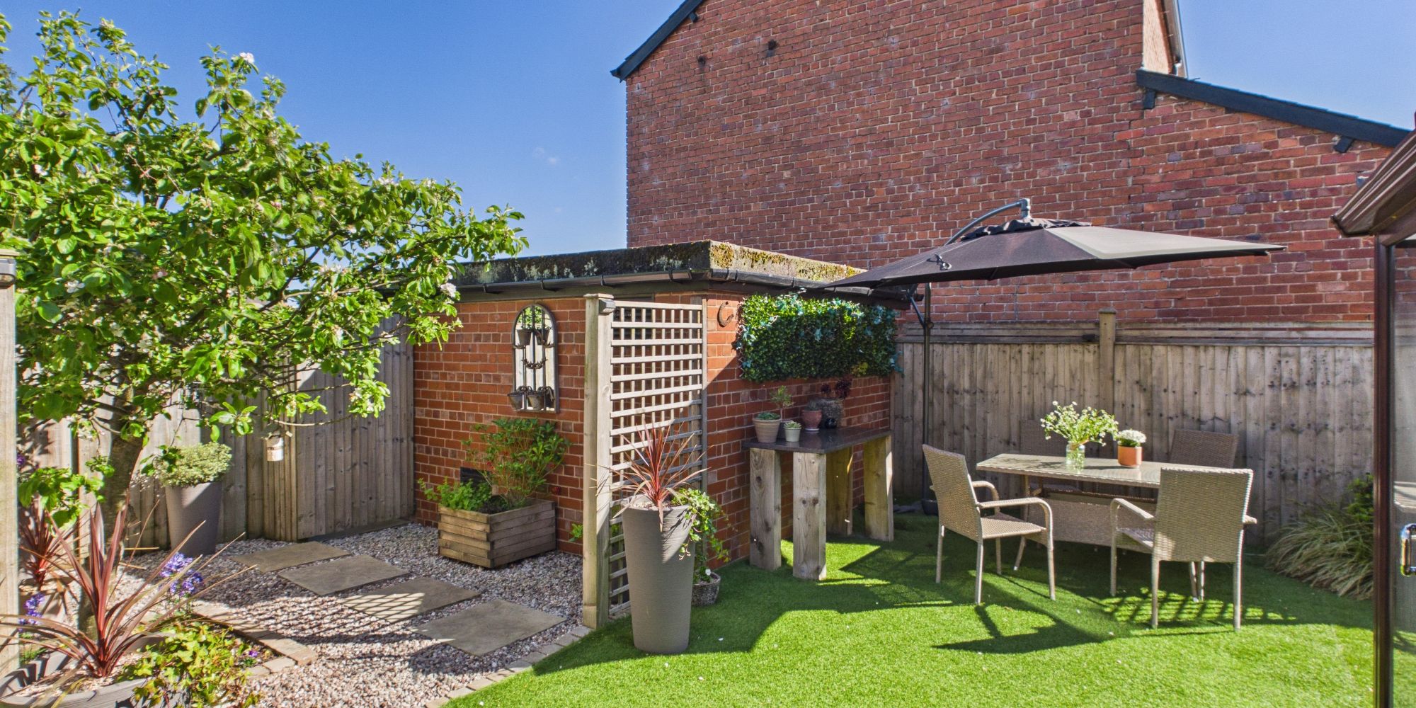 Barnston Court, Farndon, CH3