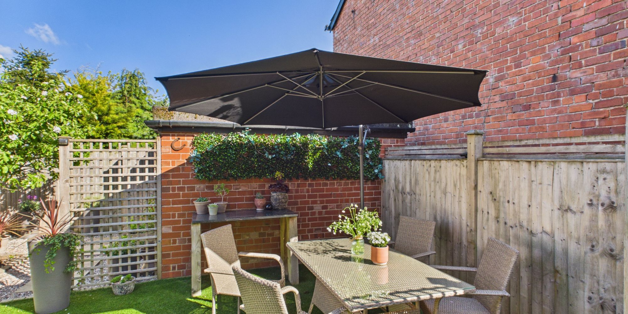 Barnston Court, Farndon, CH3