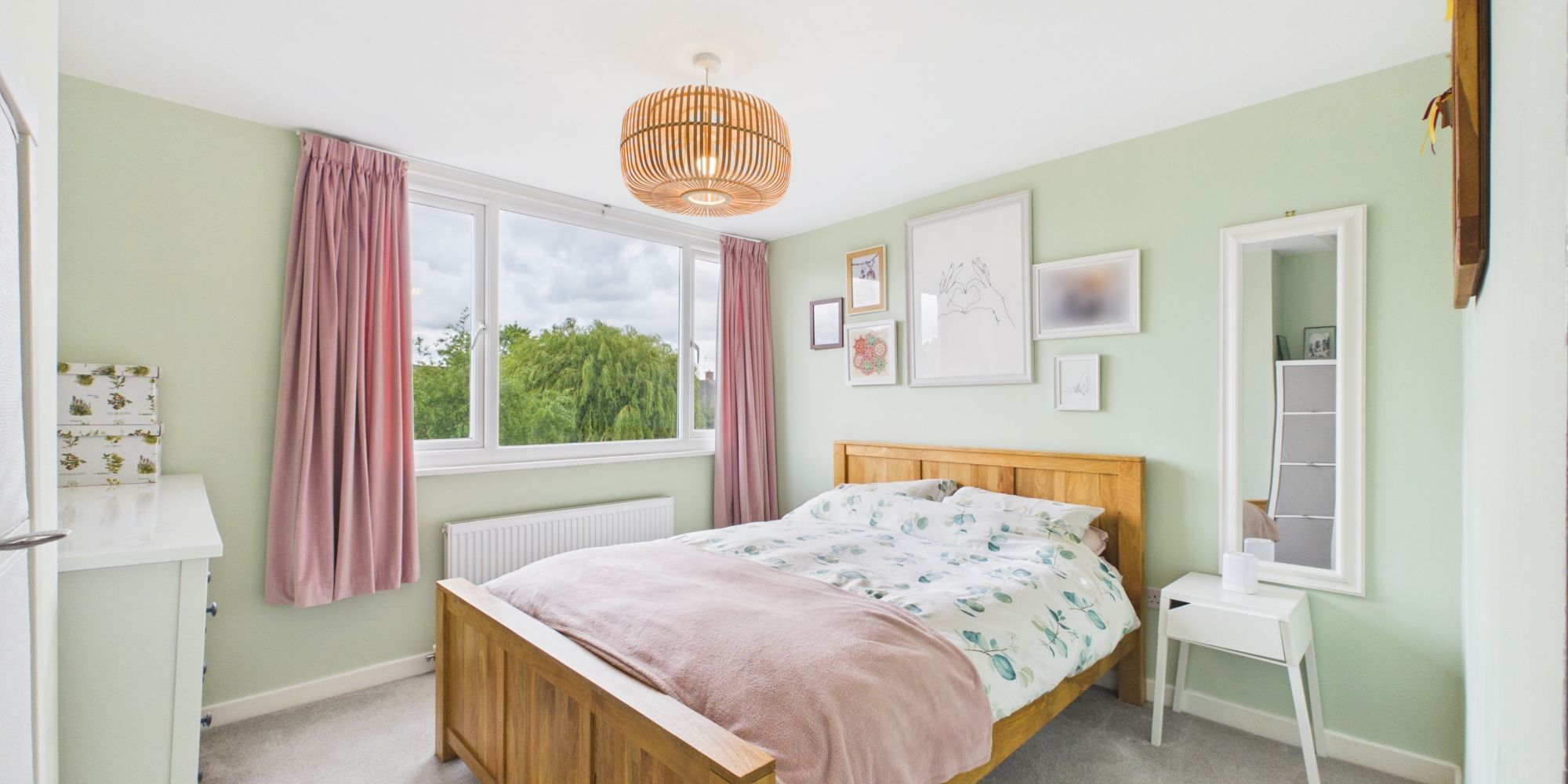 St. James Avenue, Upton, CH2