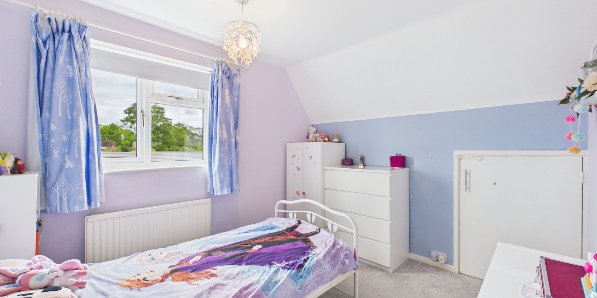 St. James Avenue, Upton, CH2