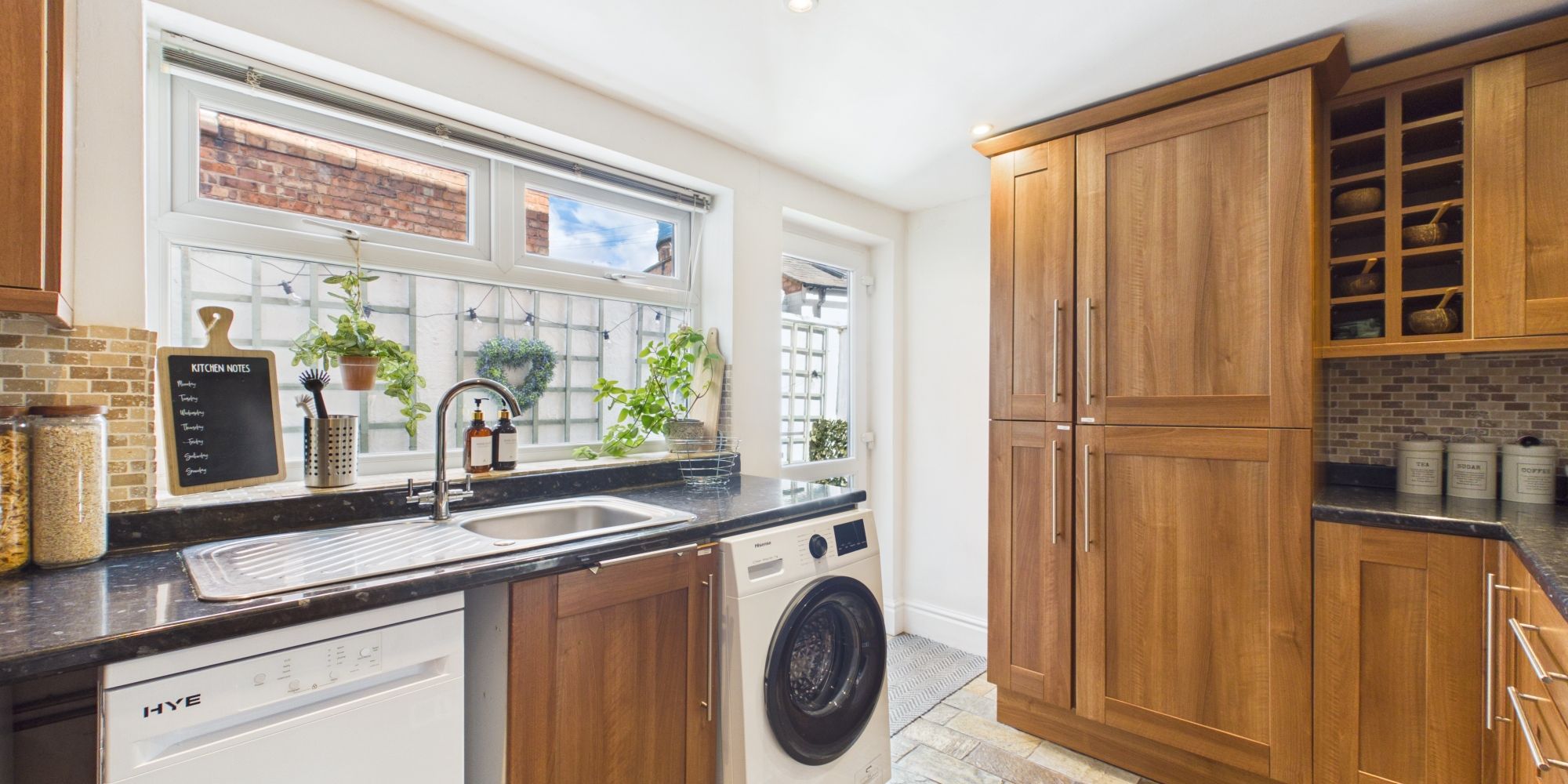 Hoole Lane, Hoole, CH2