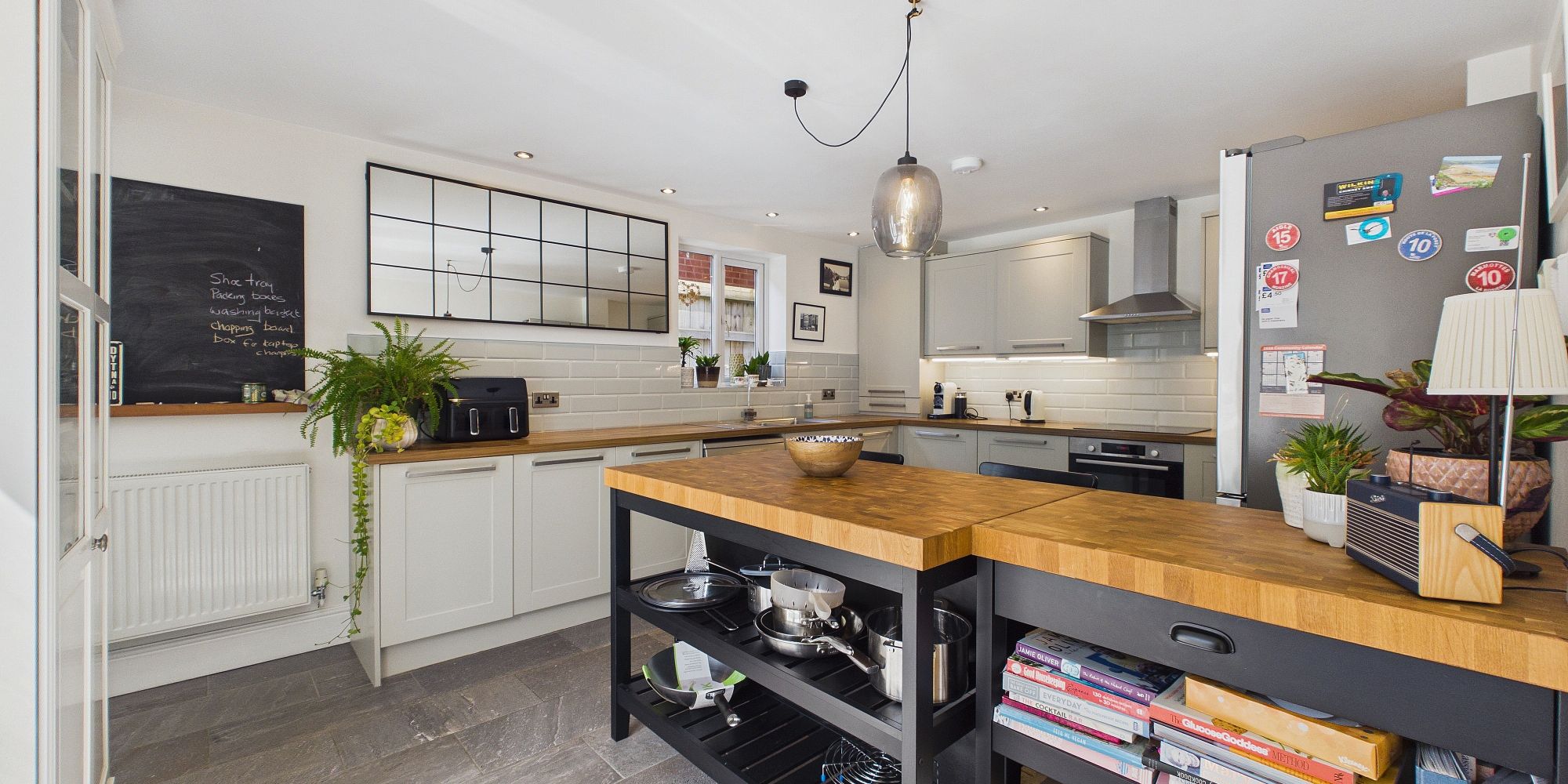 Tarvin Road, Littleton, CH3