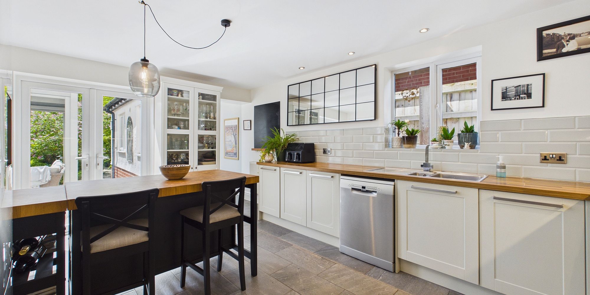 Tarvin Road, Littleton, CH3