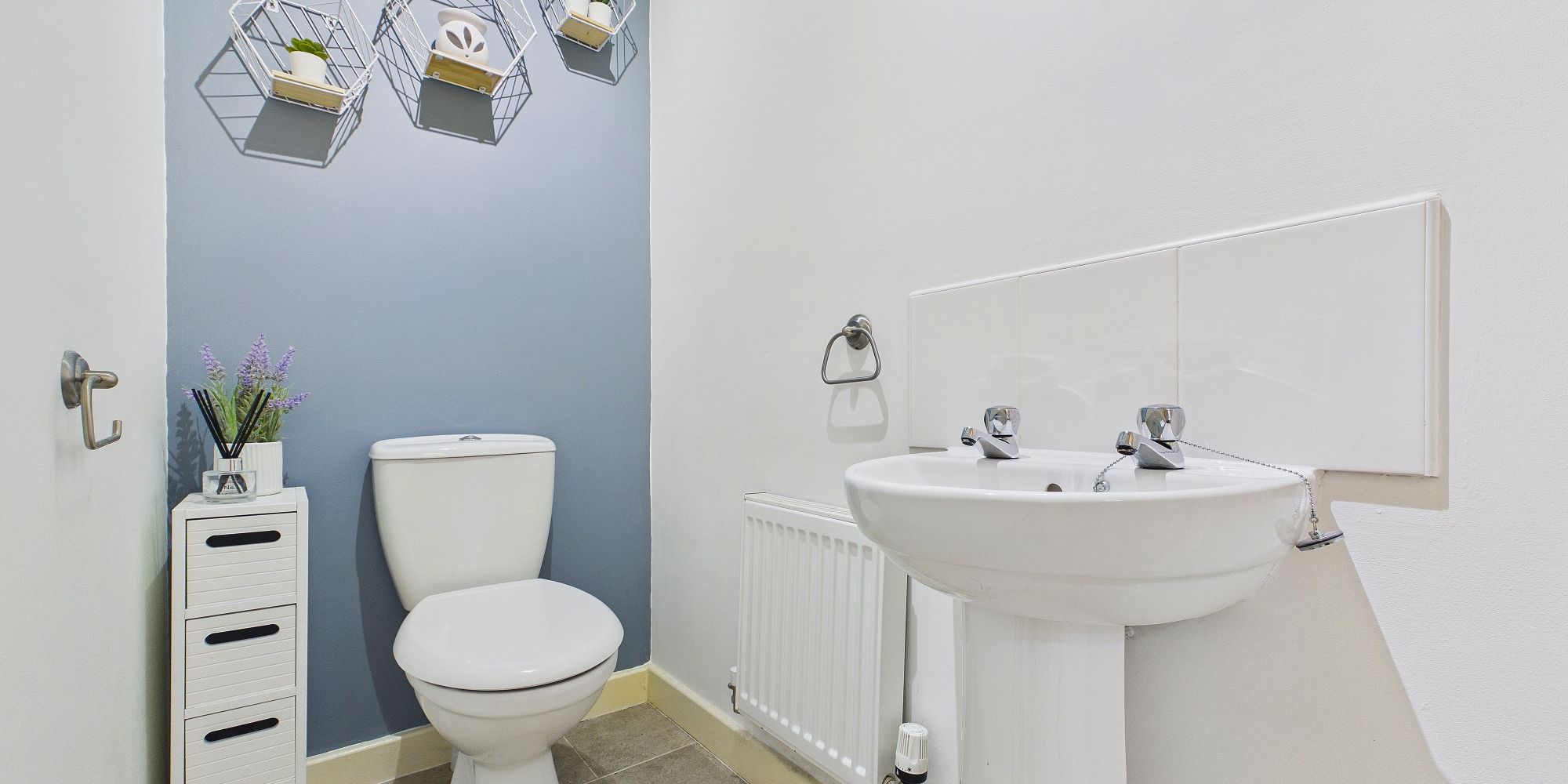 Ross Avenue, Upton, CH2