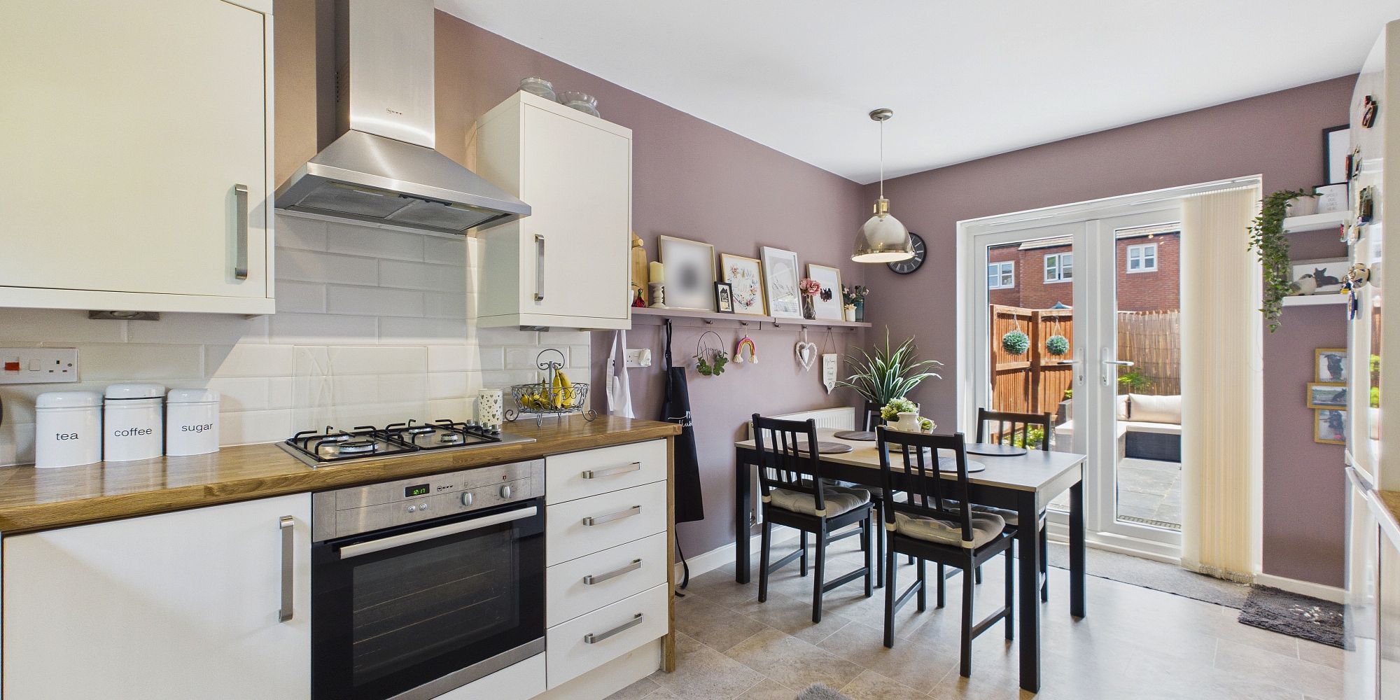 Ross Avenue, Upton, CH2