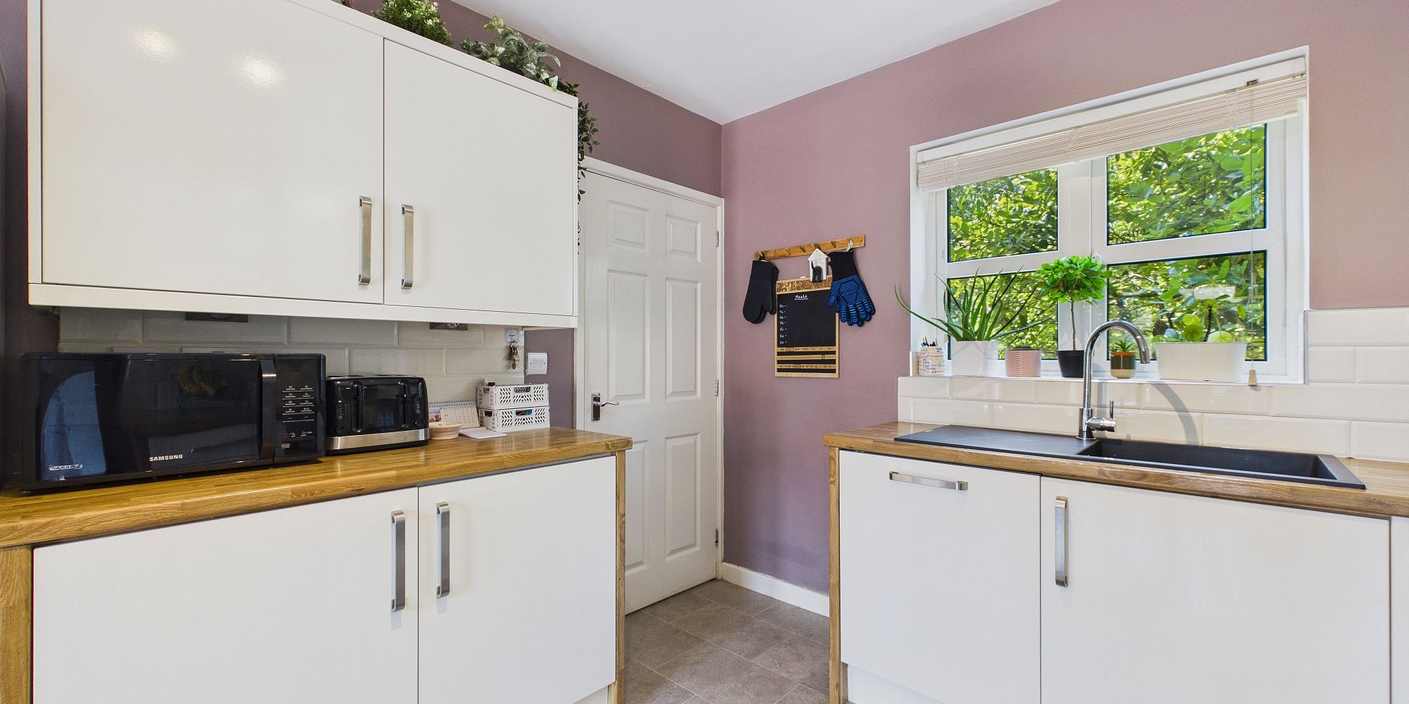 Ross Avenue, Upton, CH2