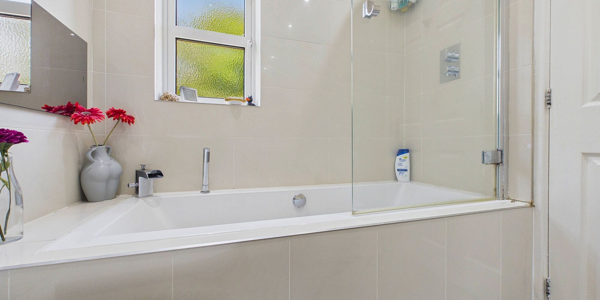 Ross Avenue, Upton, CH2
