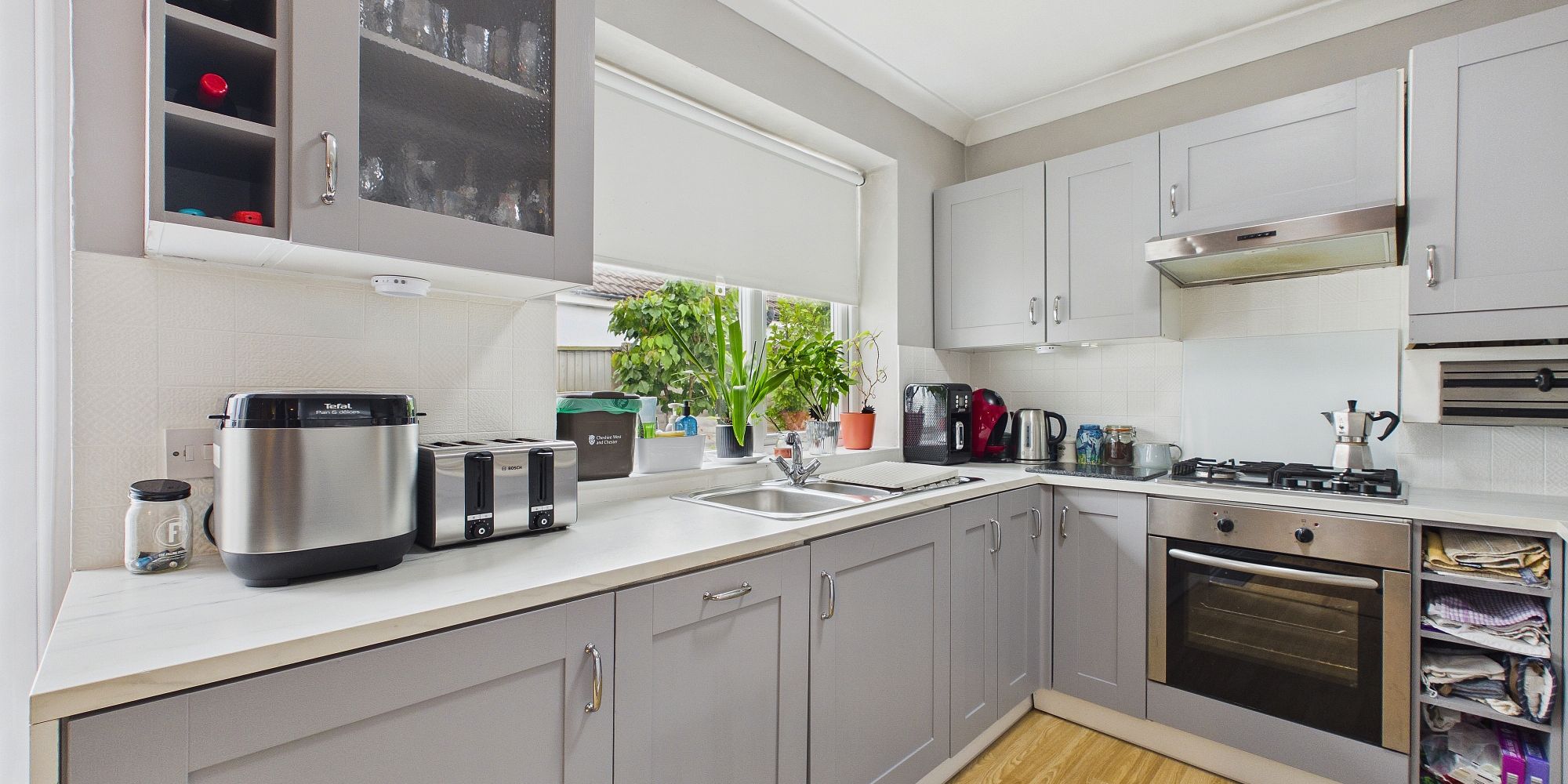 Oakfield Avenue, Upton, CH2