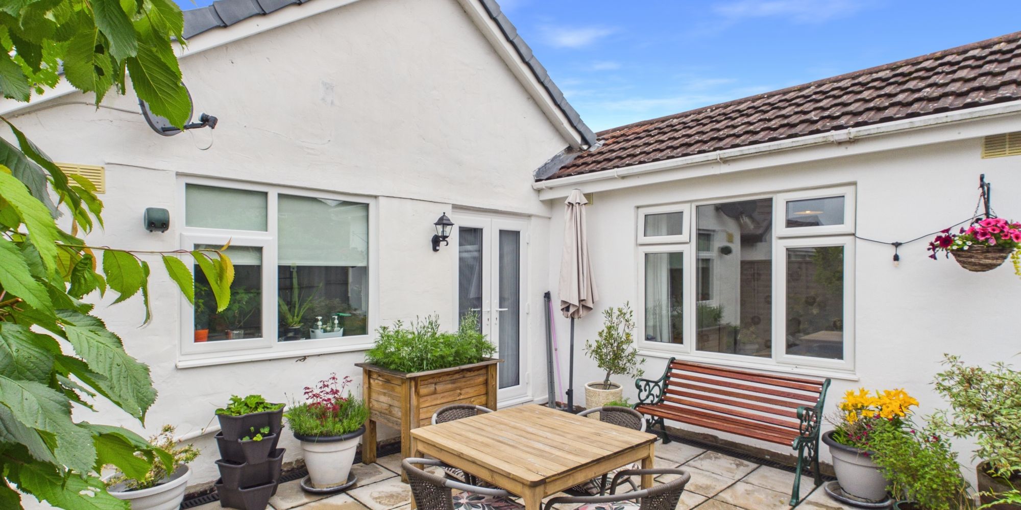 Oakfield Avenue, Upton, CH2